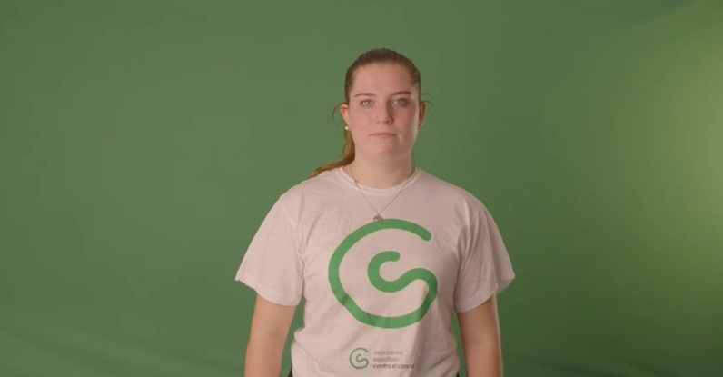 Imágenes del vídeo grabado por la AECC del Bajo Cinca con la canción de Ana Torroja. Fotograma del vídeo