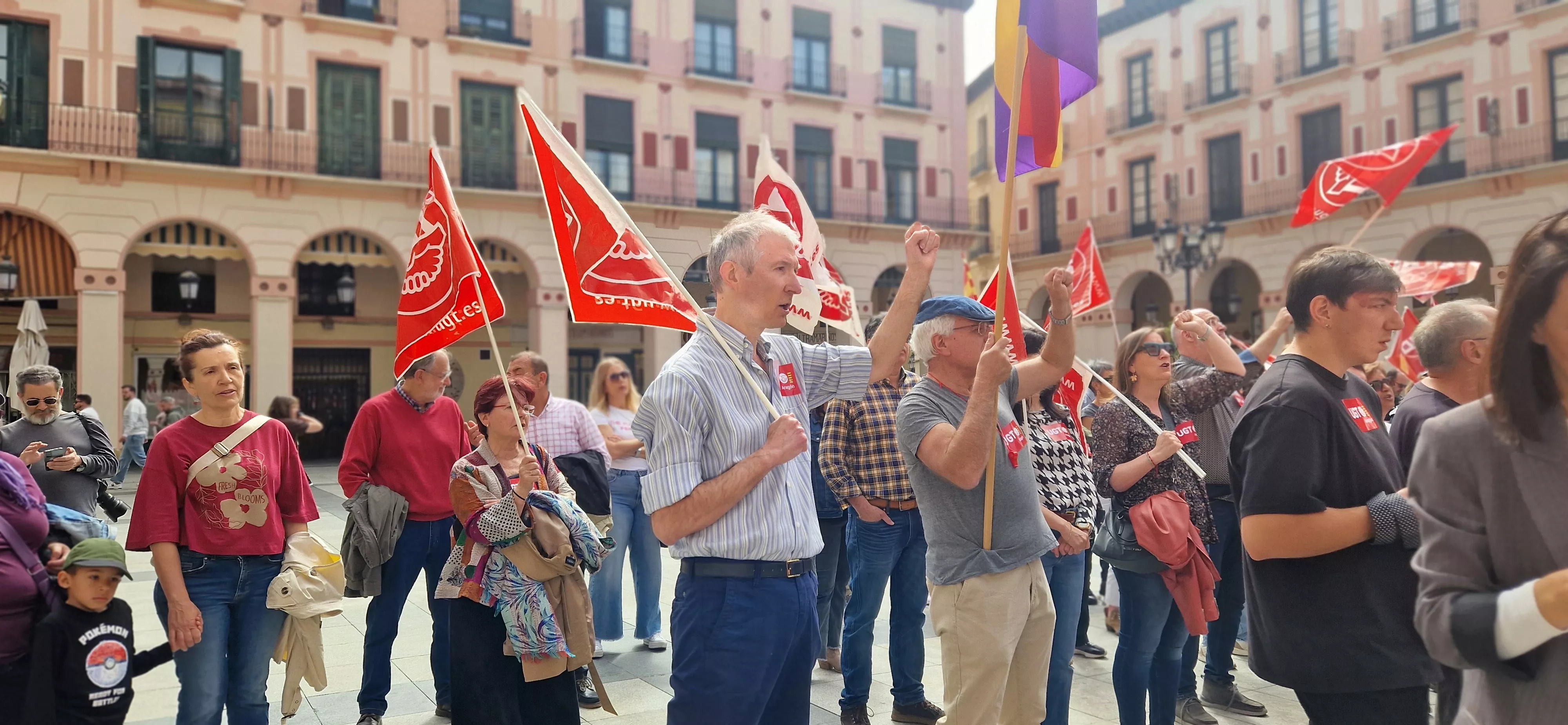 1º de Mayo: Imágenes del Día del Trabajo celebrado en Huesca por CCOO y UGT. Foto Myriam Martínez