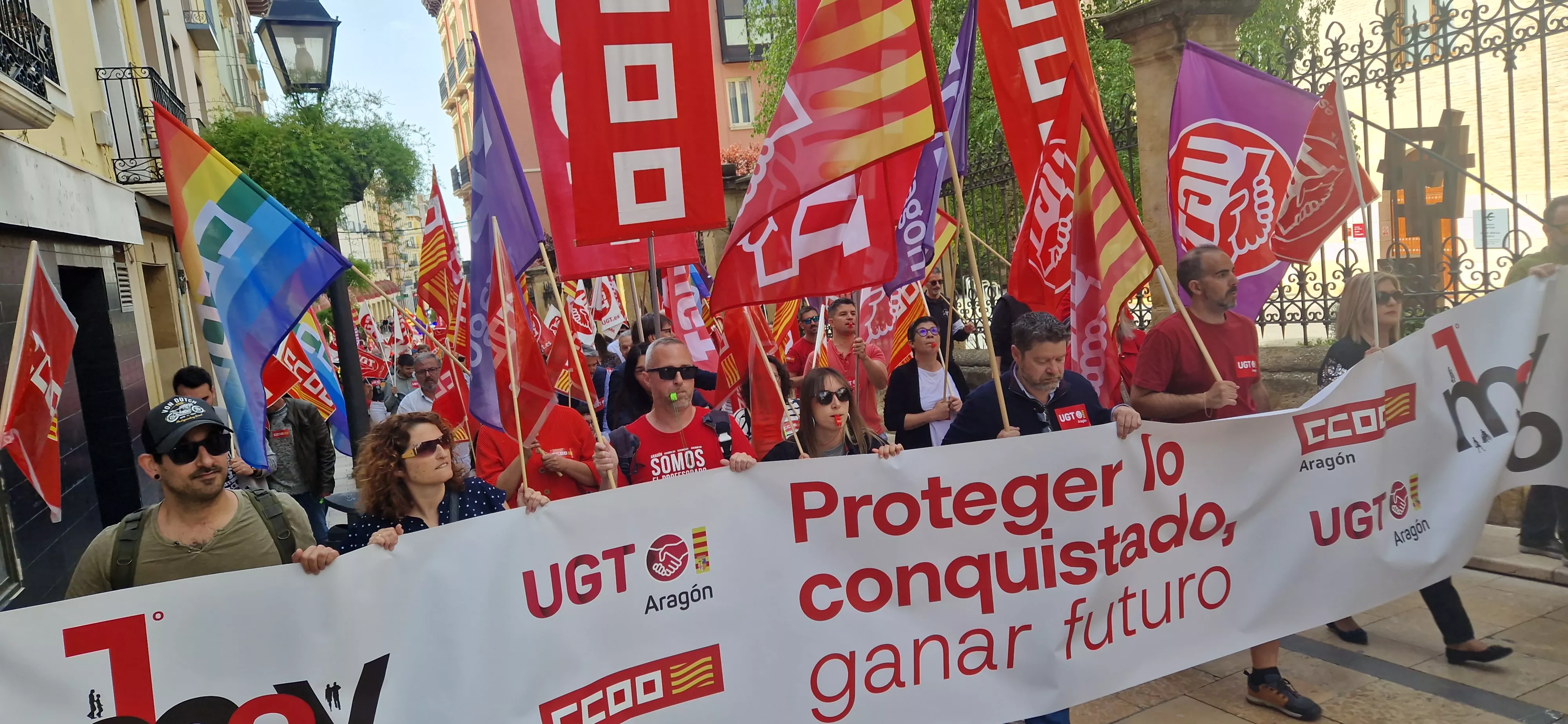 Manifestación en Huesca de UGT y CCOO en la que también ha participado HOAC, en el Día del Trabajo. Foto Myriam Martínez