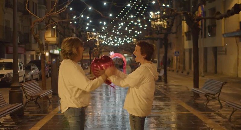 Imágenes del vídeo grabado por la AECC del Bajo Cinca con la canción de Ana Torroja. Fotograma del vídeo