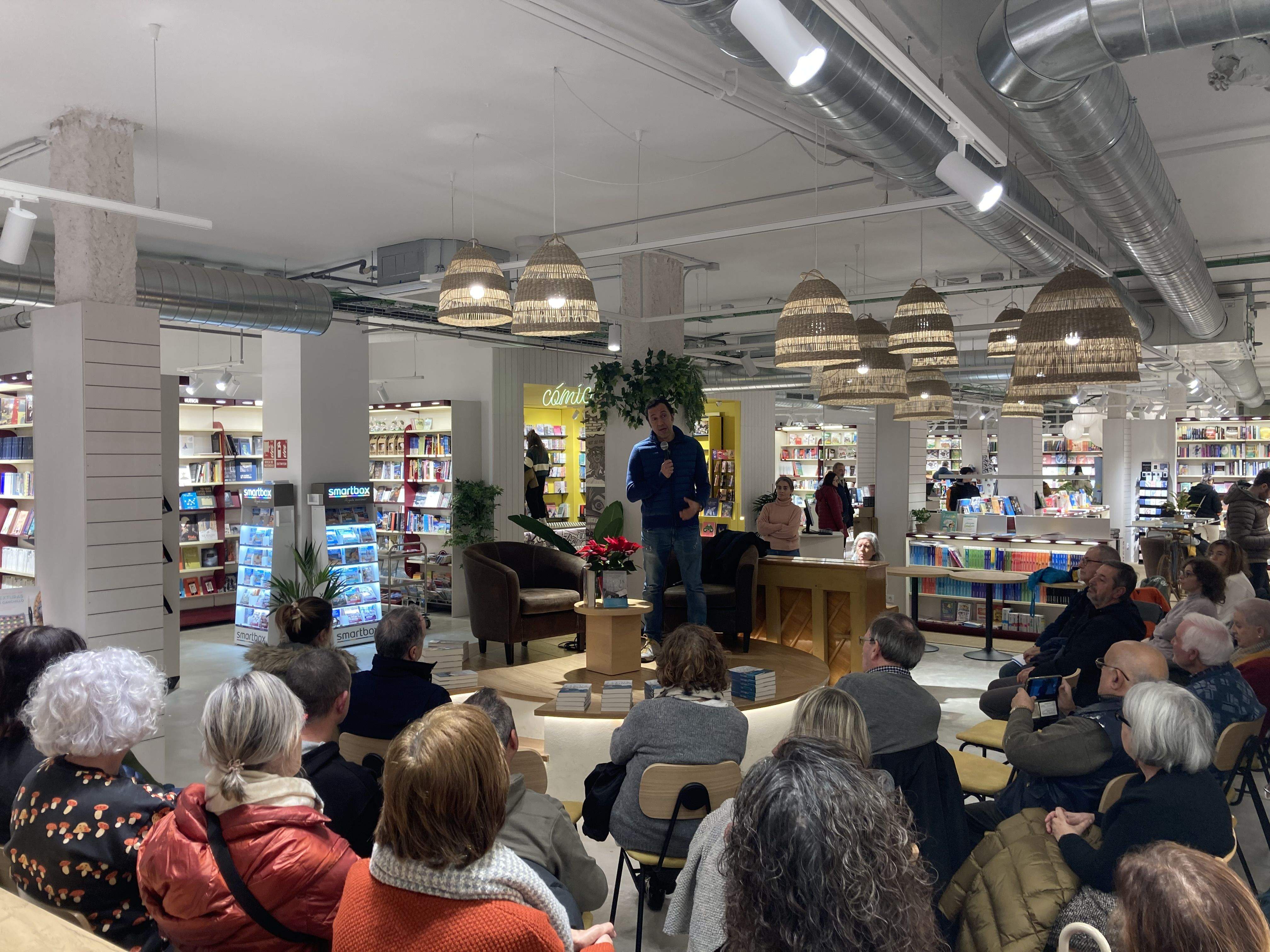 José Antonio Ponseti invita a los oscenses a cruzar el Ebro con su José Antonio Ponseti invita a los oscenses a cruzar el Ebro con su