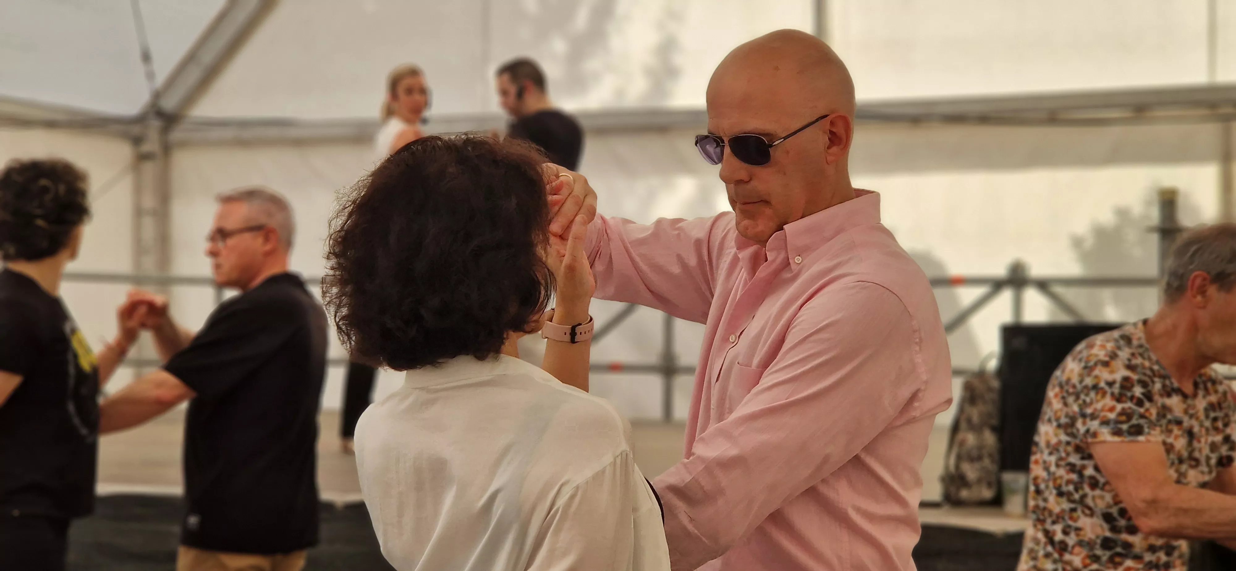 Bailes latinos en las Fiestas del Barrio de San Lorenzo. Foto Myriam Martínez