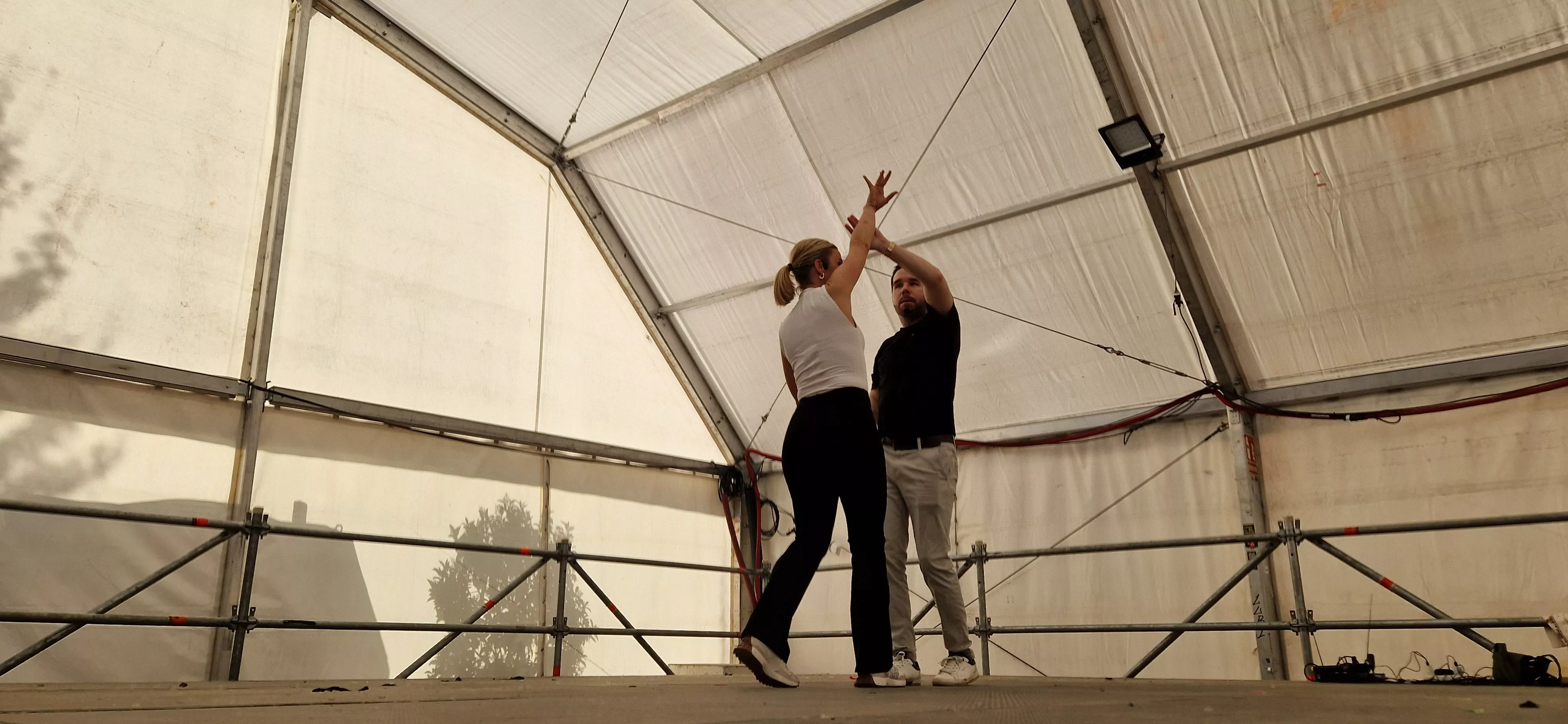 Bailes latinos en las Fiestas del Barrio de San Lorenzo. Foto Myriam Martínez