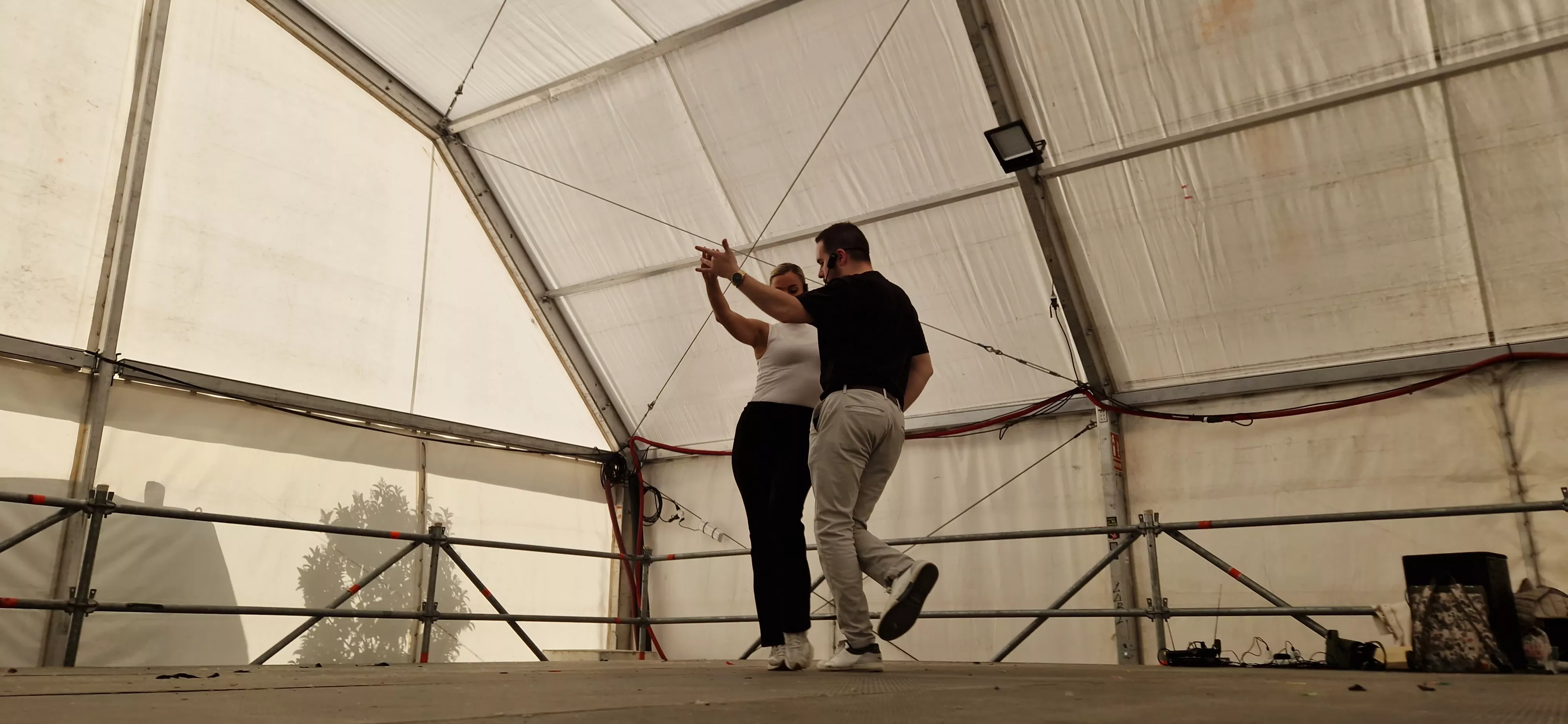 Bailes latinos en las Fiestas del Barrio de San Lorenzo. Foto Myriam Martínez