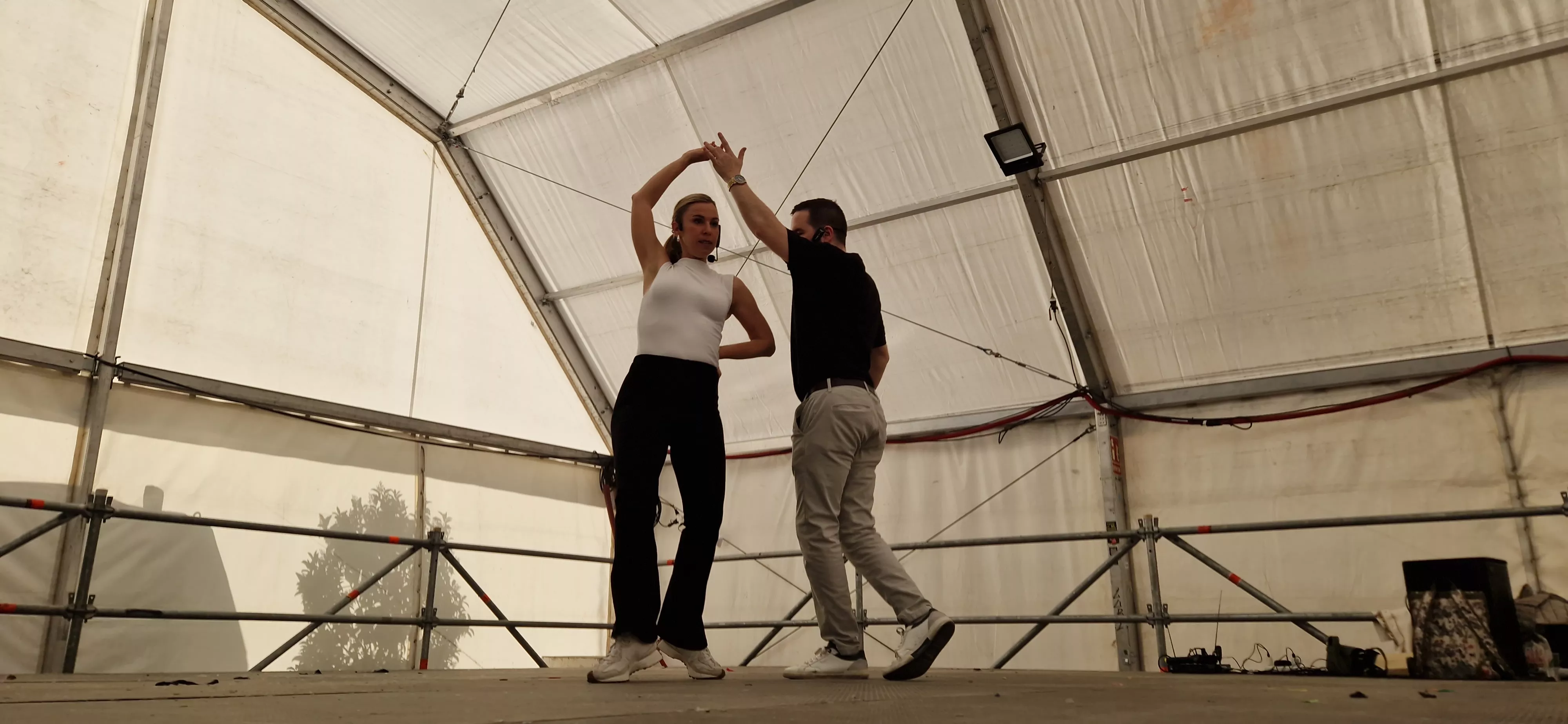 Bailes latinos en las Fiestas del Barrio de San Lorenzo. Foto Myriam Martínez