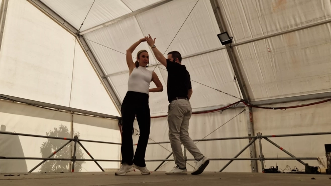 Bailes latinos en las Fiestas del Barrio de San Lorenzo. Foto Myriam Martínez Bailes latinos en las Fiestas del Barrio de San Lorenzo. Foto Myriam Martínez