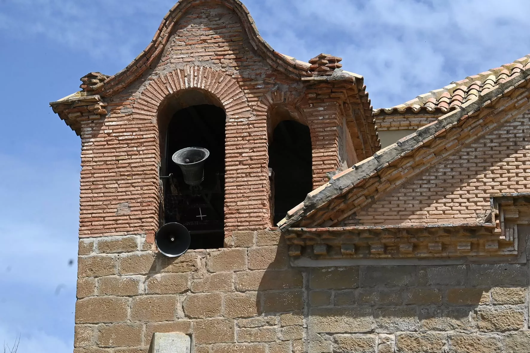 Romería del Viñedo con las 12 cruces de los pueblos. Foto Carlos Jalle