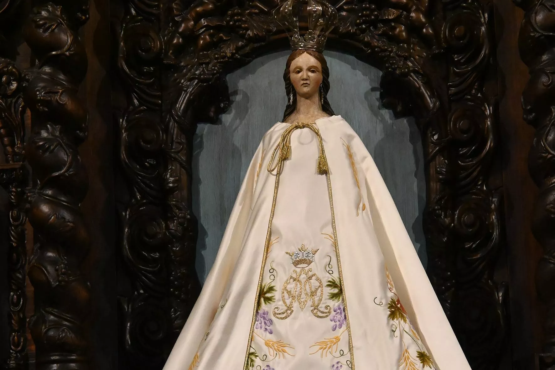 Romería del Viñedo con las 12 cruces de los pueblos. Foto Carlos Jalle