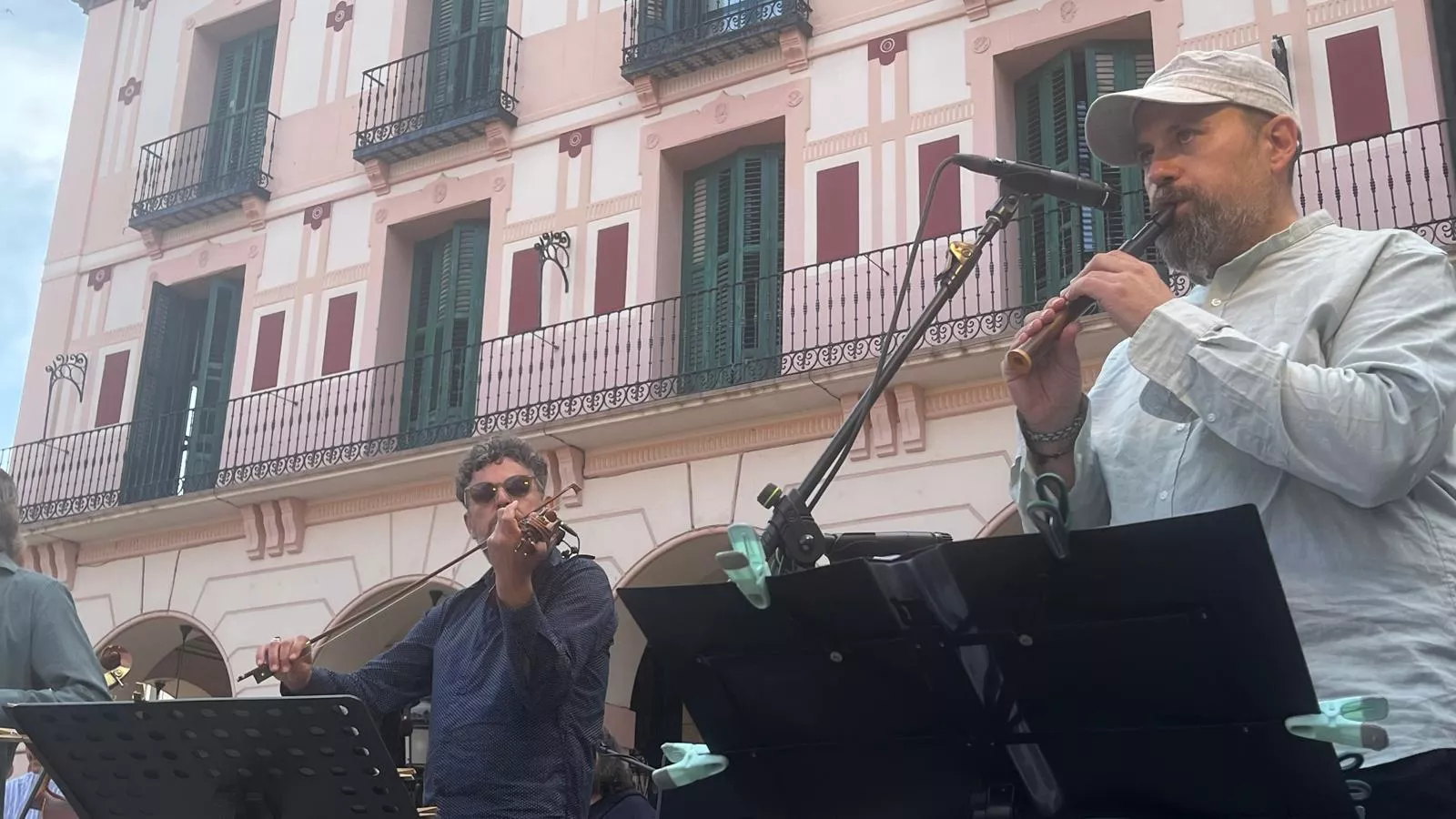 Concierto del grupo Biella Nuei en la plaza López Allué. Foto Mercedes Manterola