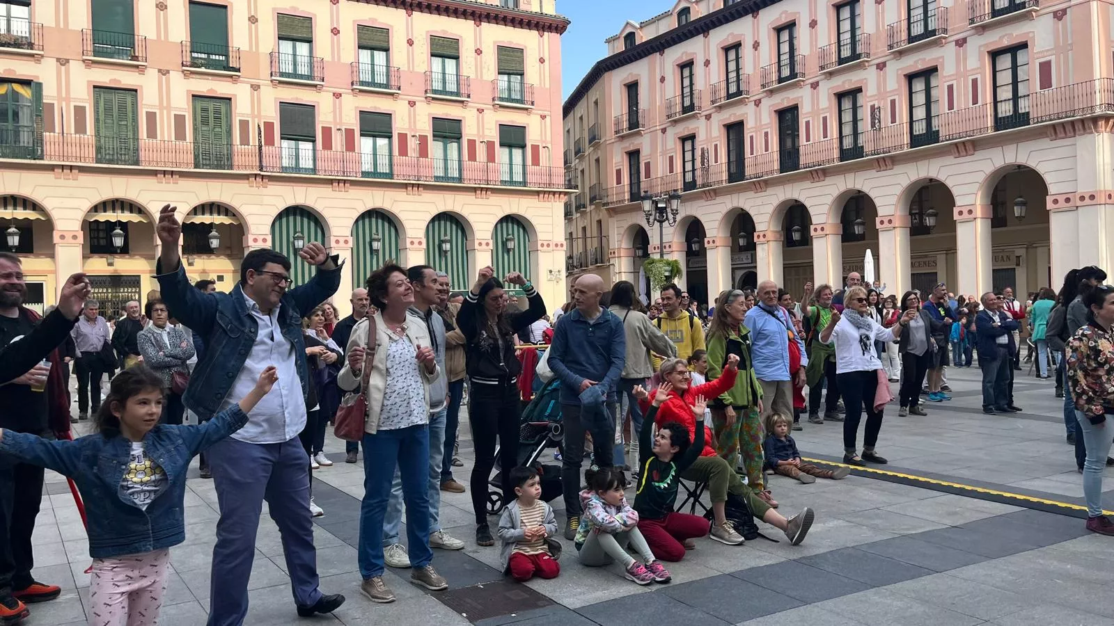 Concierto del grupo Biella Nuei en la plaza López Allué. Foto Mercedes Manterola