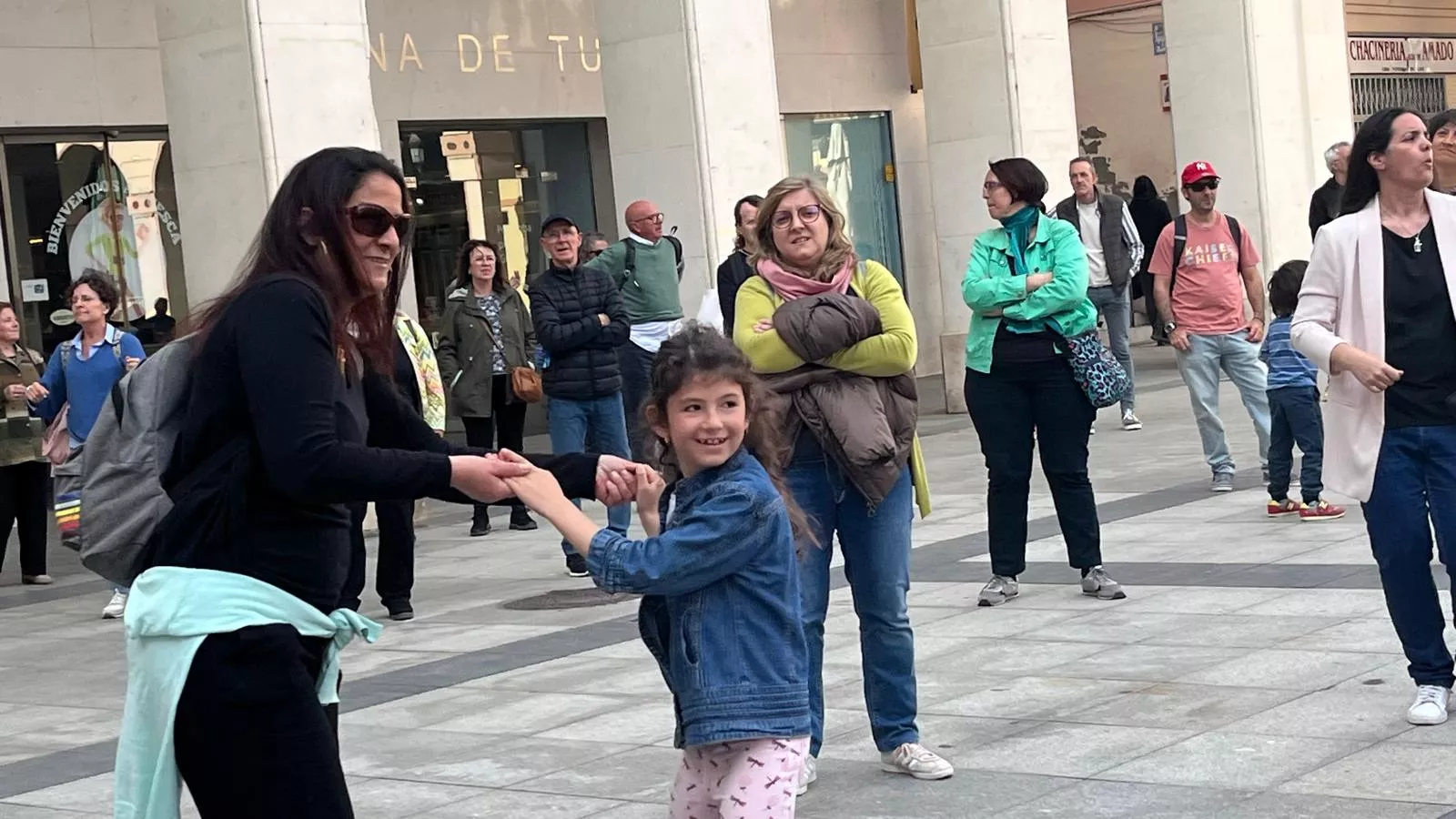Concierto del grupo Biella Nuei en la plaza López Allué. Foto Mercedes Manterola