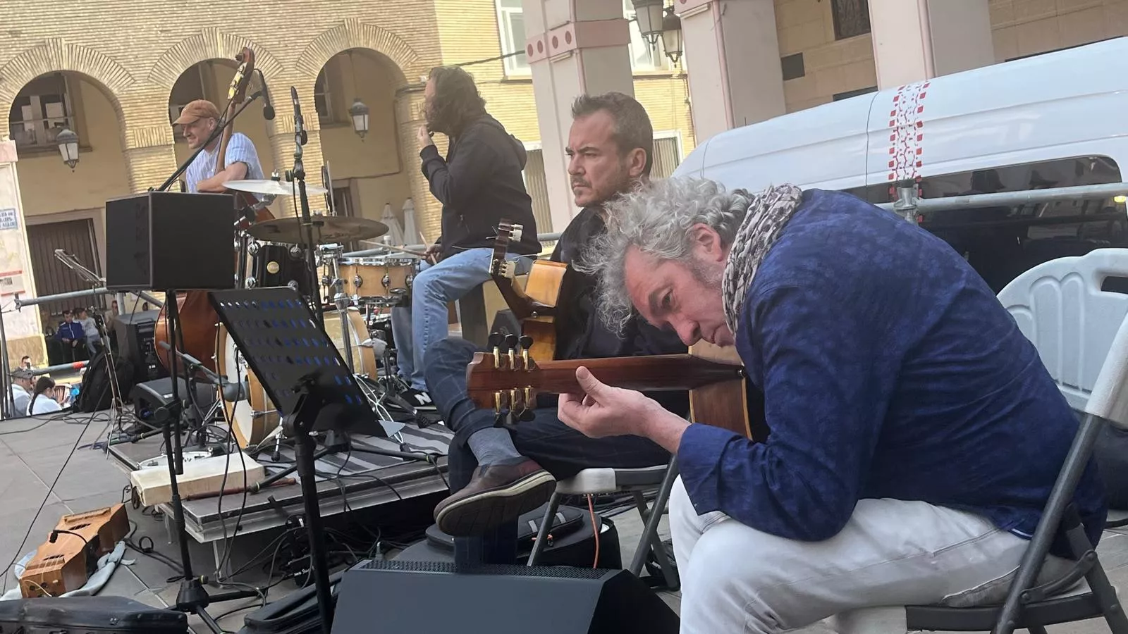 Concierto del grupo Biella Nuei en la plaza López Allué. Foto Mercedes Manterola