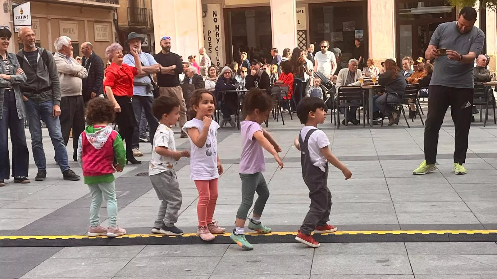 Concierto del grupo Biella Nuei en la plaza López Allué. Foto Mercedes Manterola