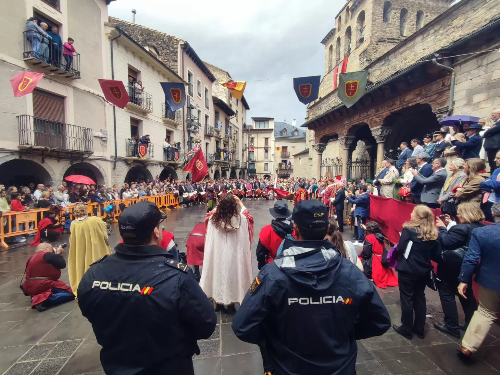Policía Nacional en el Primer Viernes de Mayo en Jaca.