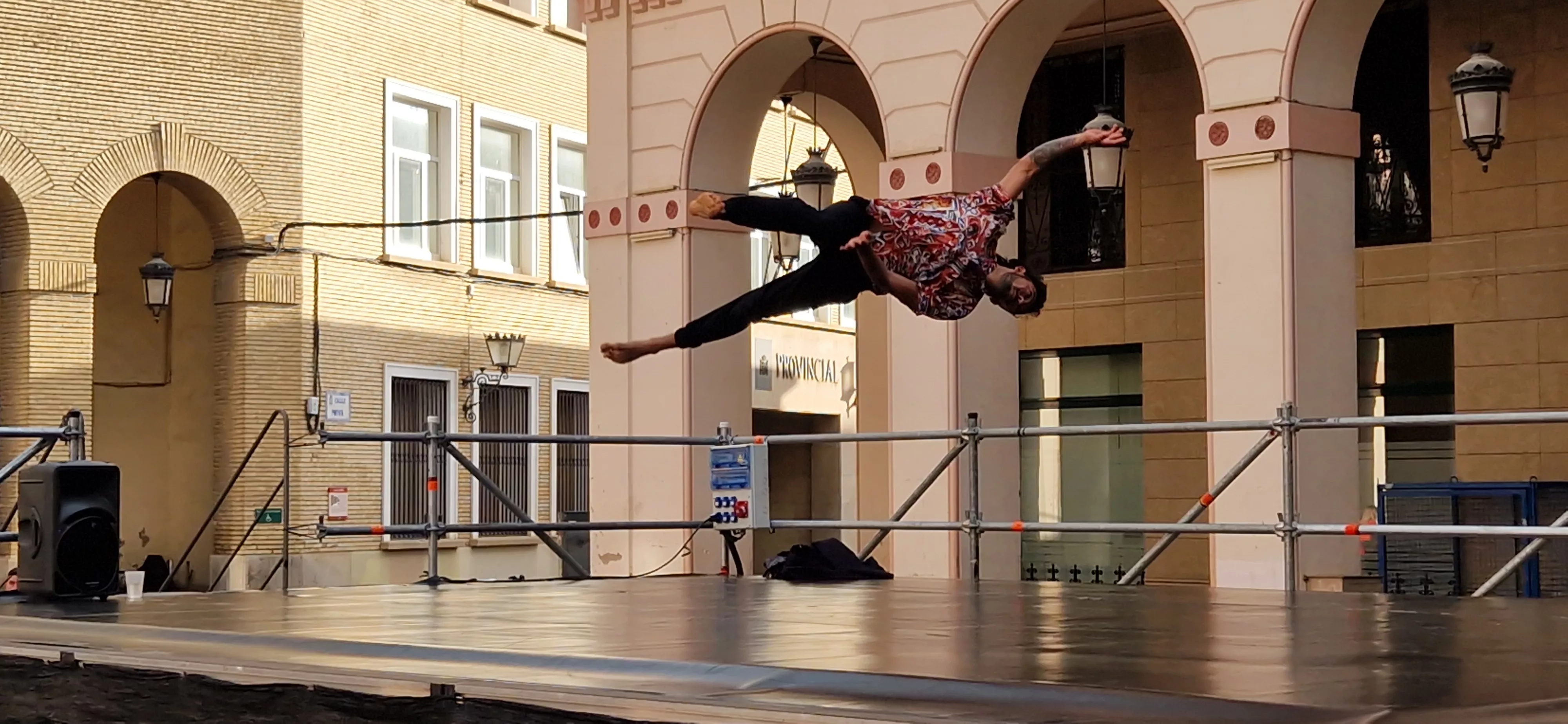 “Disculpa si te presento como que no te conozco”. Foto Myriam Martínez