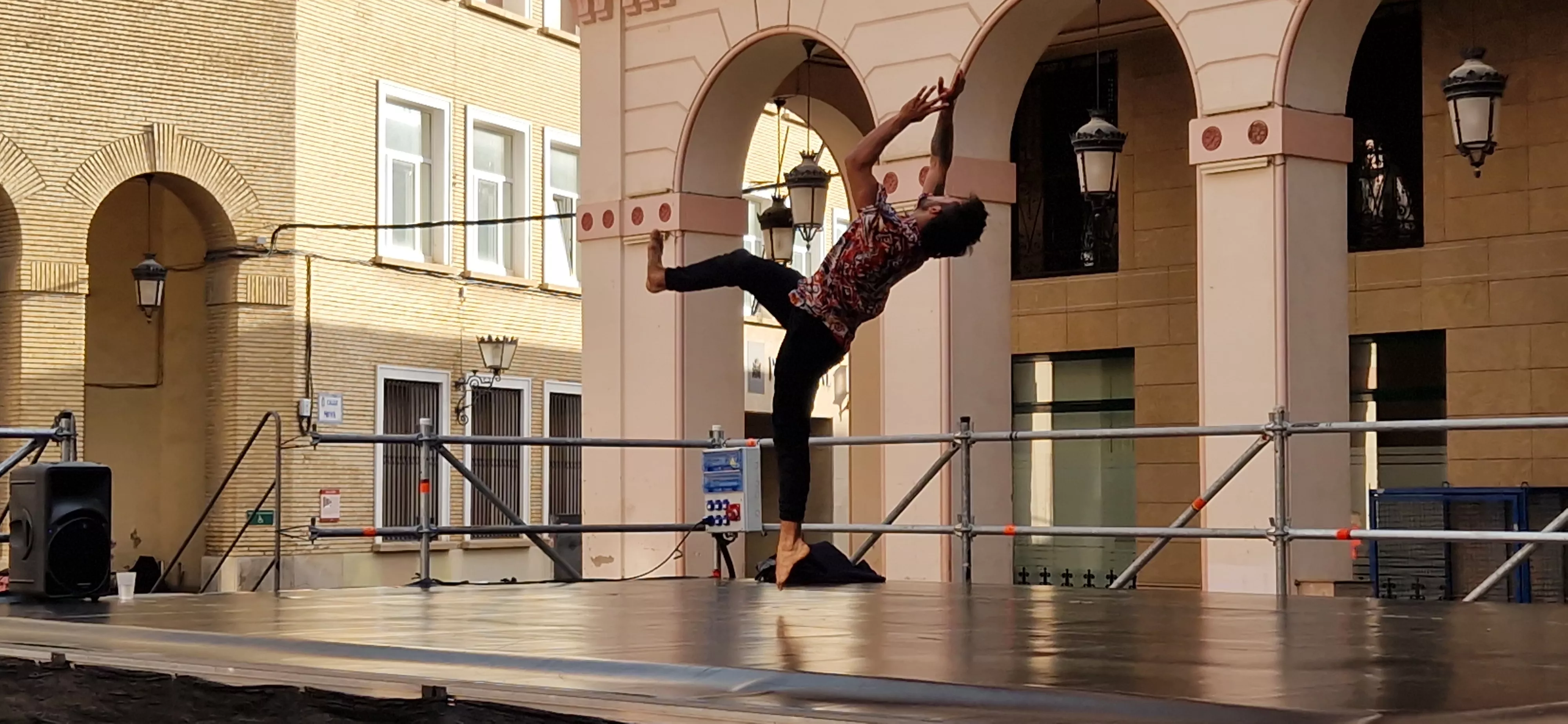 “Disculpa si te presento como que no te conozco”. Foto Myriam Martínez