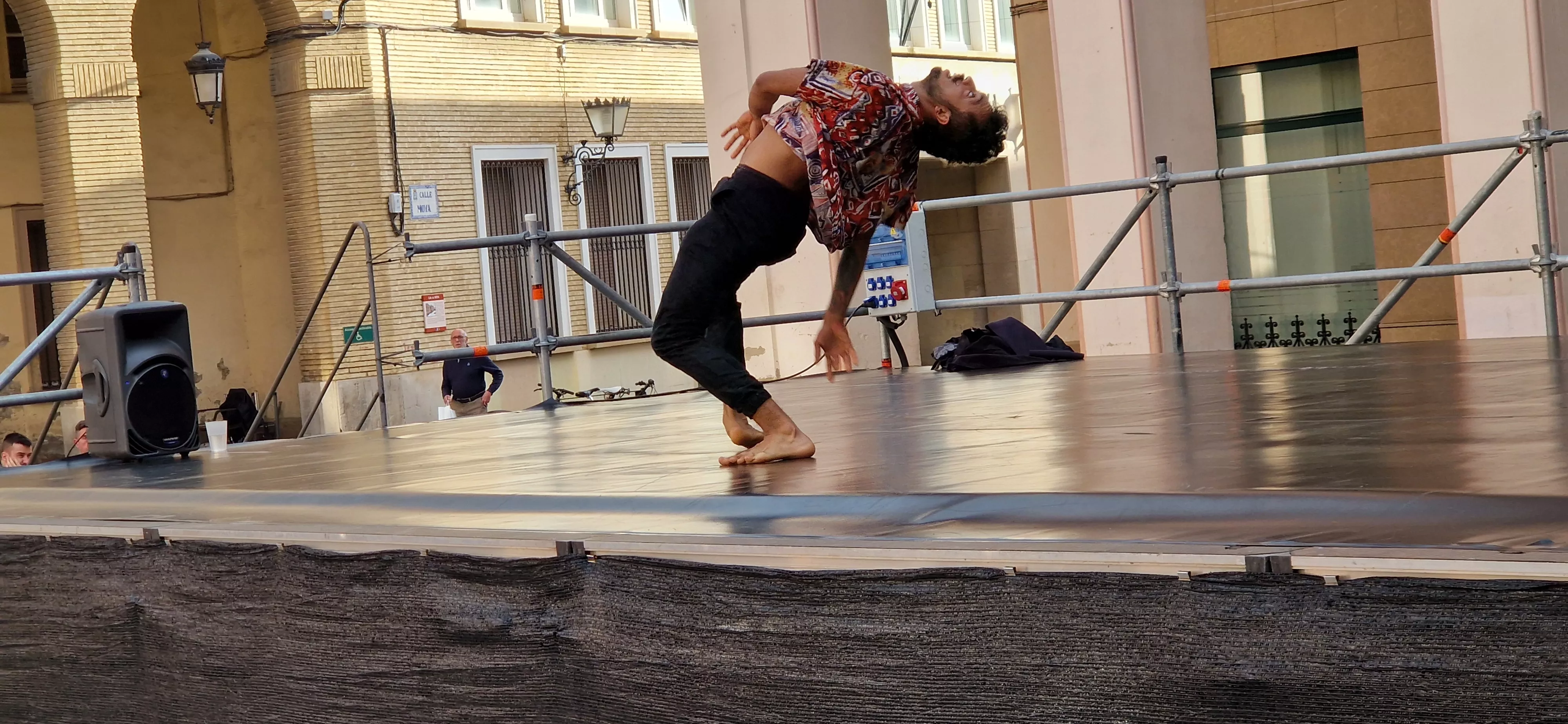 “Disculpa si te presento como que no te conozco”. Foto Myriam Martínez