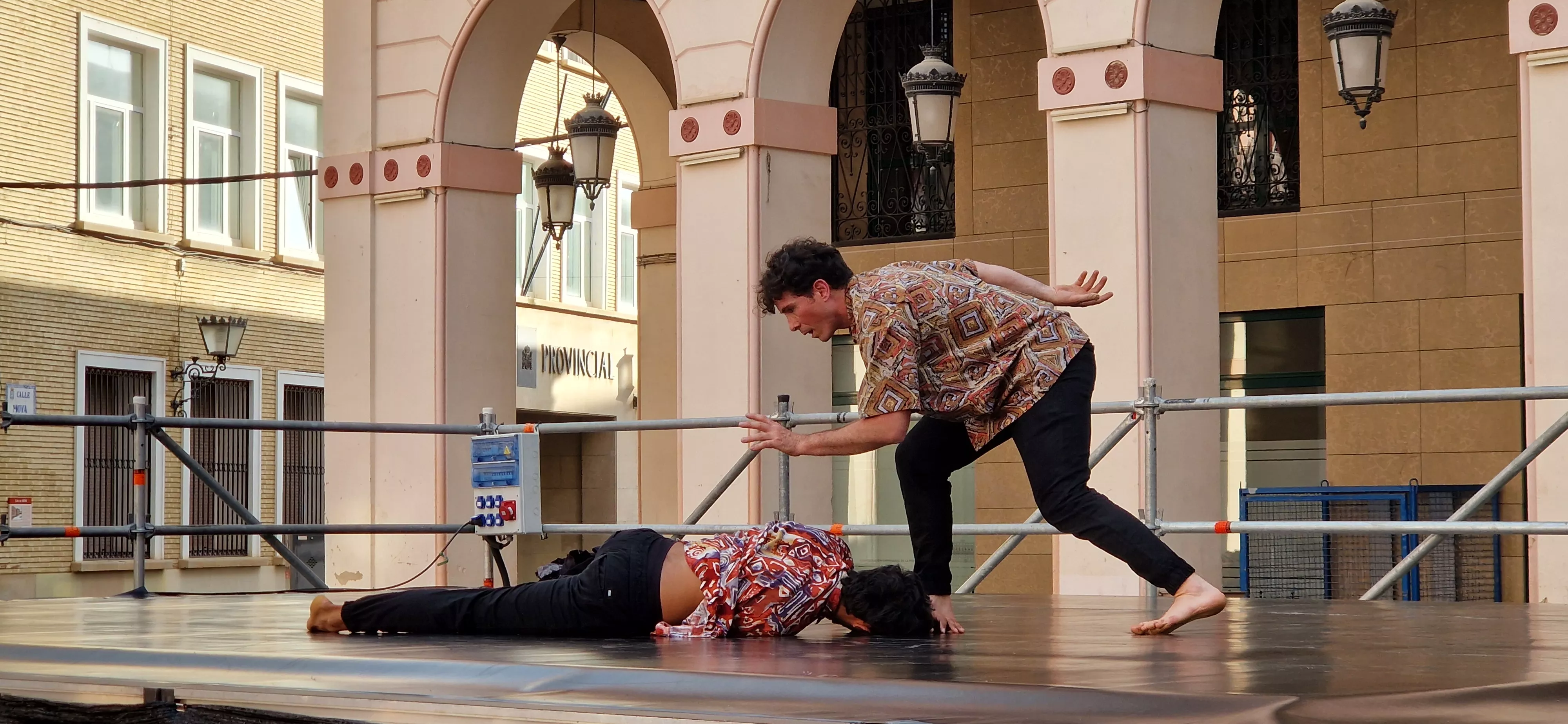 “Disculpa si te presento como que no te conozco”. Foto Myriam Martínez