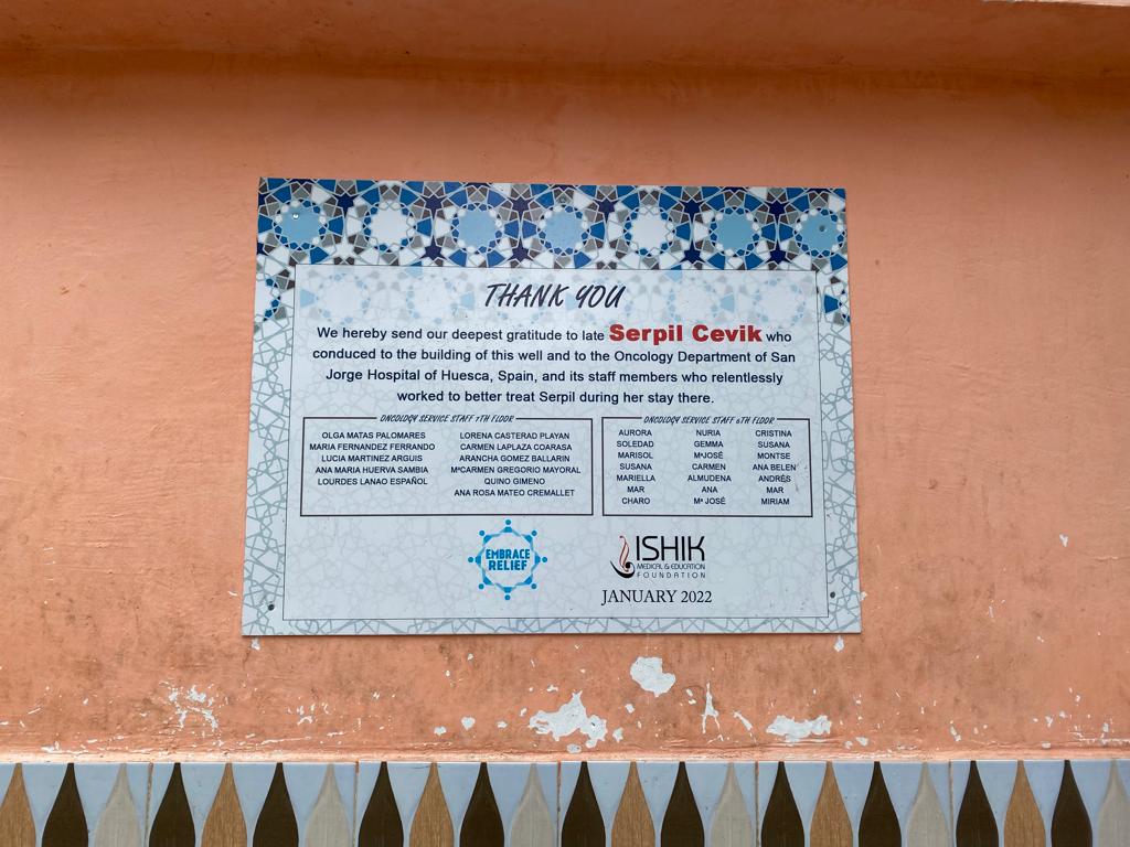 La placa con el nombre de las enfermeras.