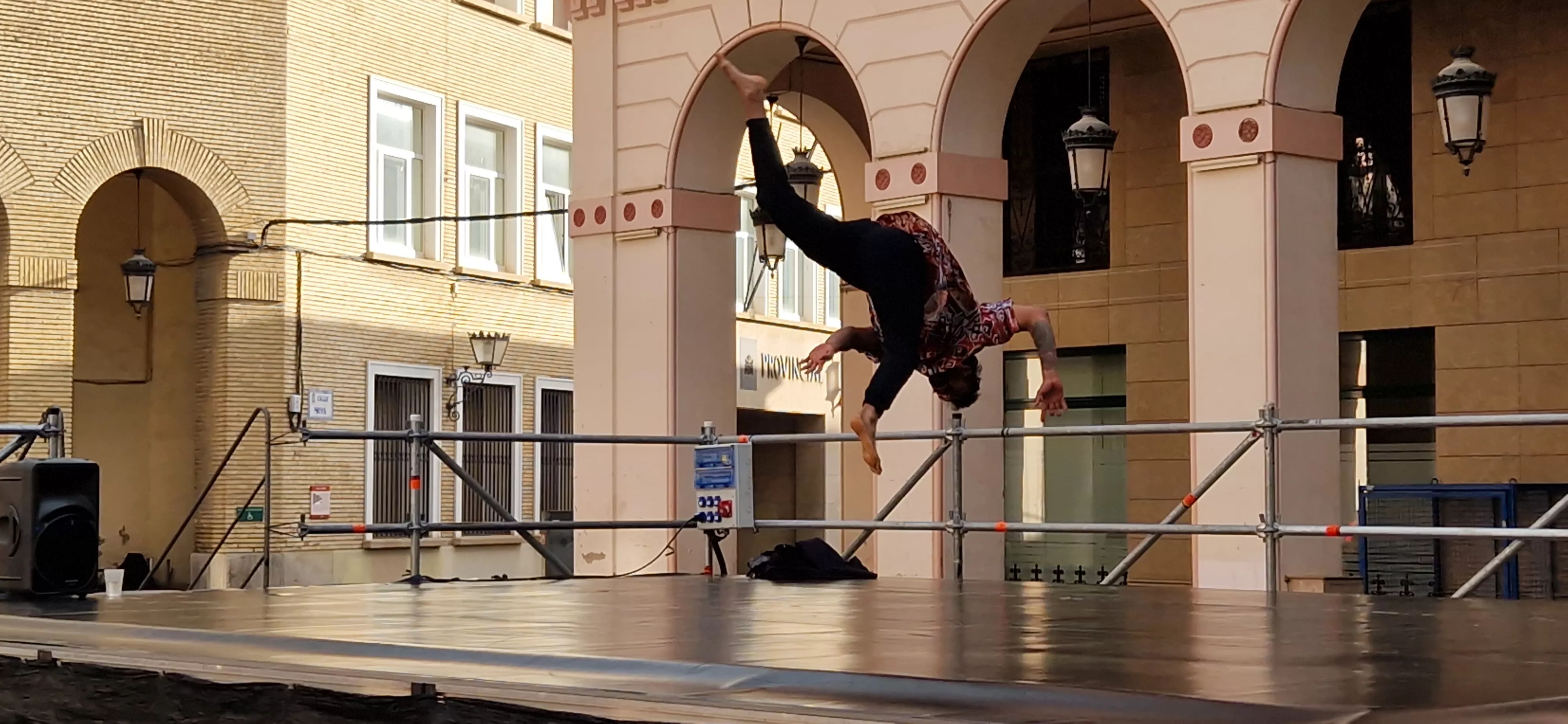 “Disculpa si te presento como que no te conozco”. Foto Myriam Martínez