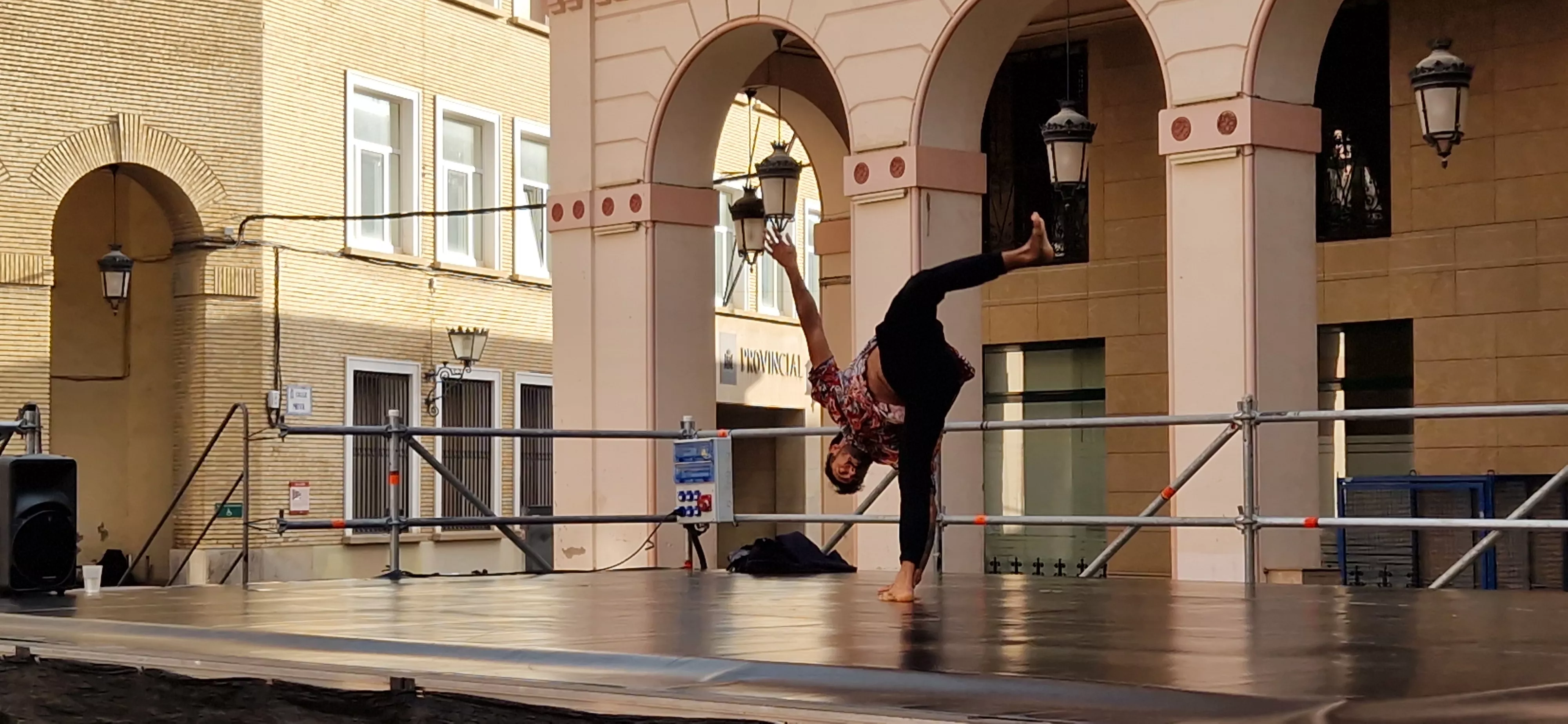 “Disculpa si te presento como que no te conozco”. Foto Myriam Martínez