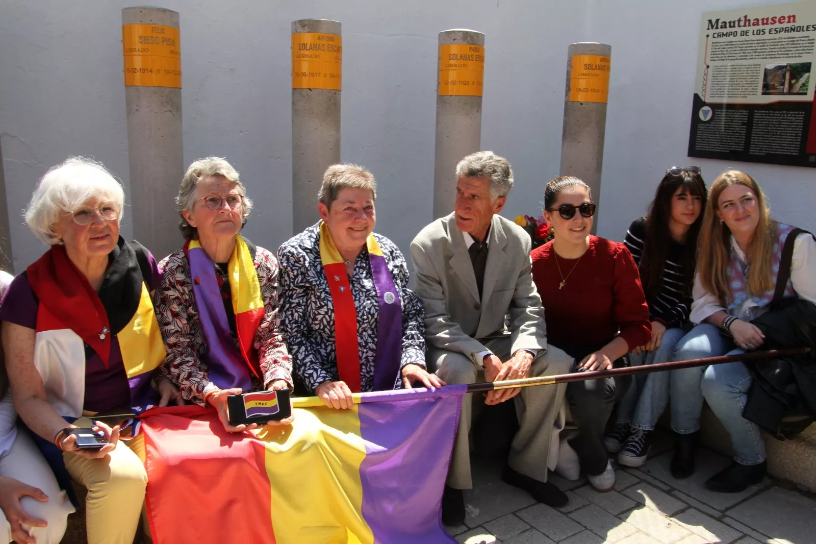 Homenaje en Leciñena a sus once vecinos deportados en campos de concentración nazis. Foto Carlos Neofato