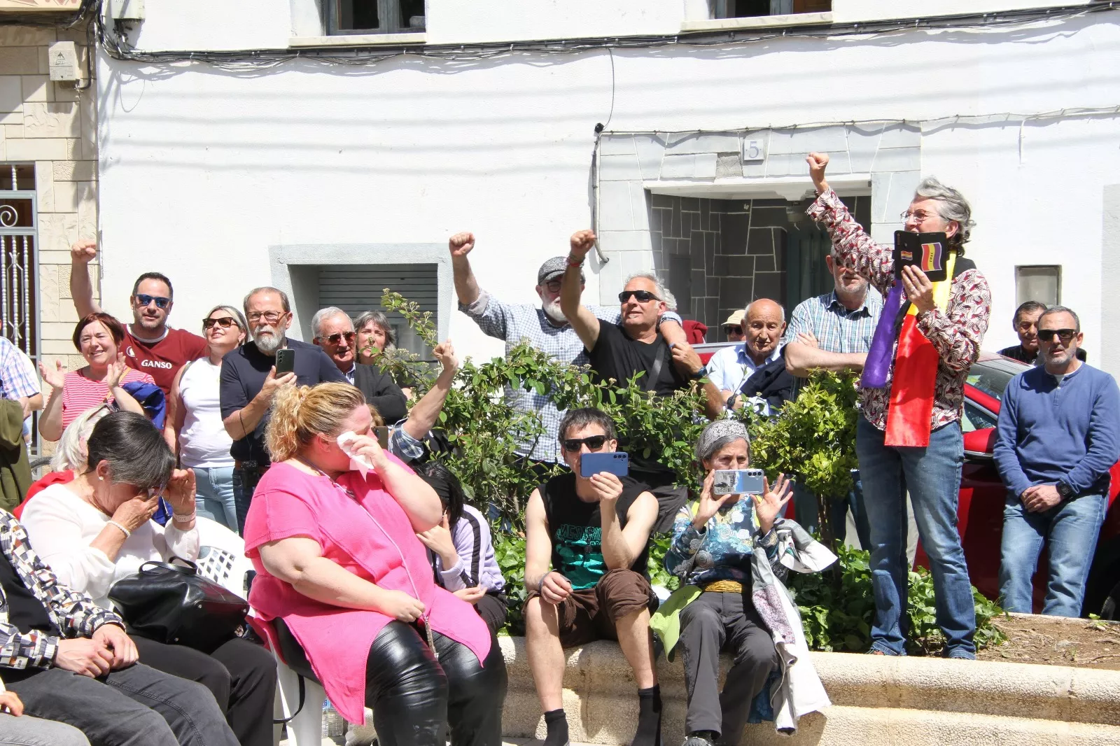 Homenaje en Leciñena a sus once vecinos deportados en campos de concentración nazis. Foto Carlos Neofato