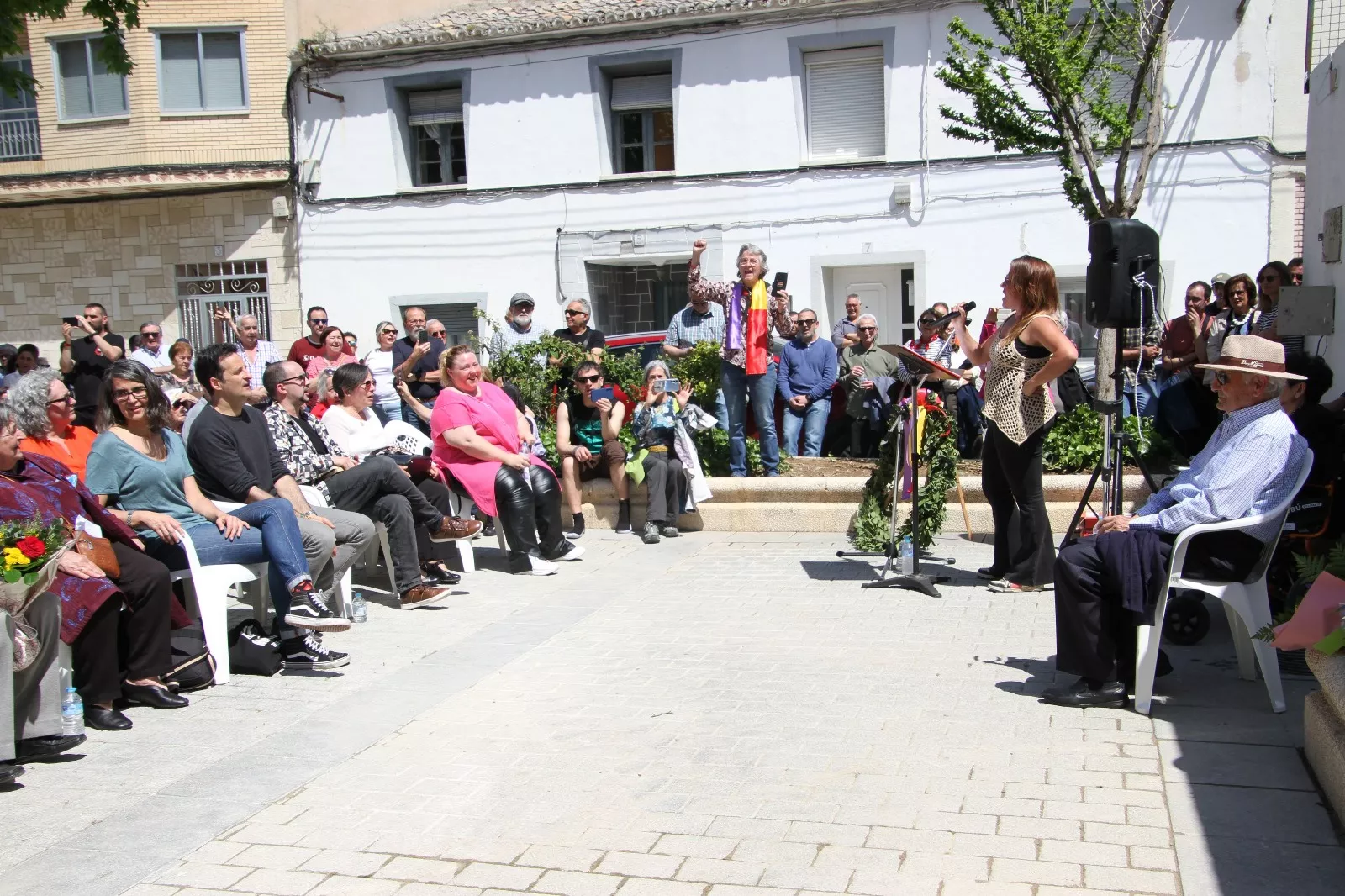 Homenaje en Leciñena a sus once vecinos deportados en campos de concentración nazis. Foto Carlos Neofato