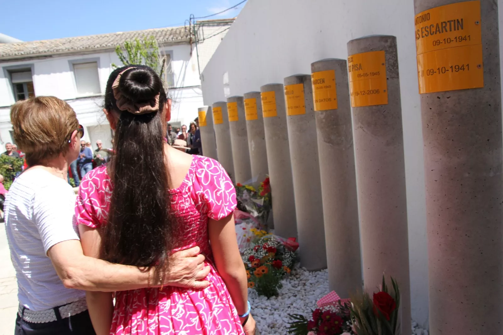Homenaje en Leciñena a sus once vecinos deportados en campos de concentración nazis. Foto Carlos Neofato