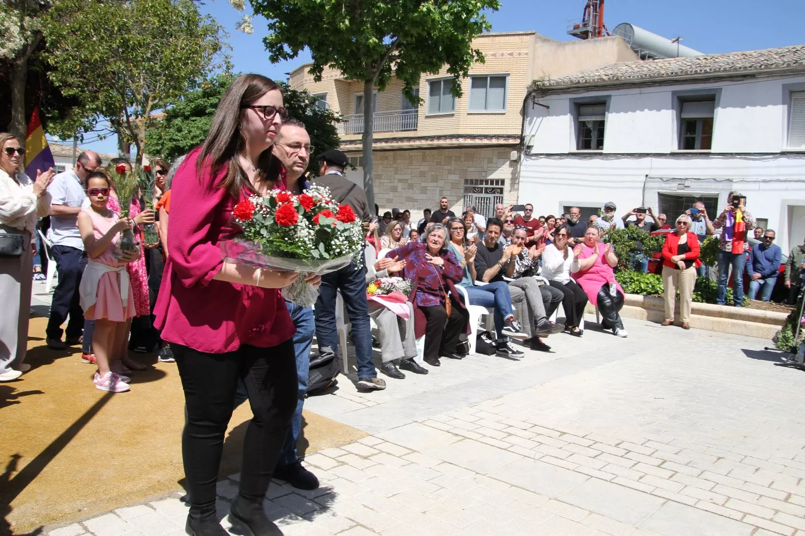Homenaje en Leciñena a sus once vecinos deportados en campos de concentración nazis. Foto Carlos Neofato