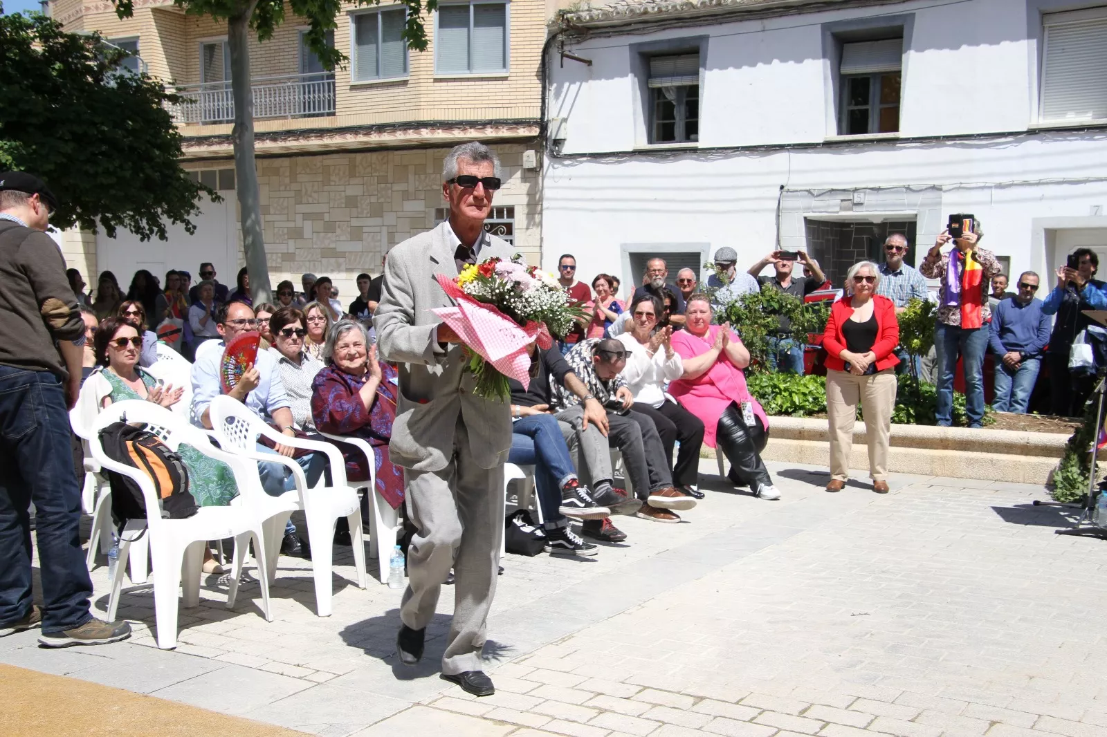 Homenaje en Leciñena a sus once vecinos deportados en campos de concentración nazis. Foto Carlos Neofato