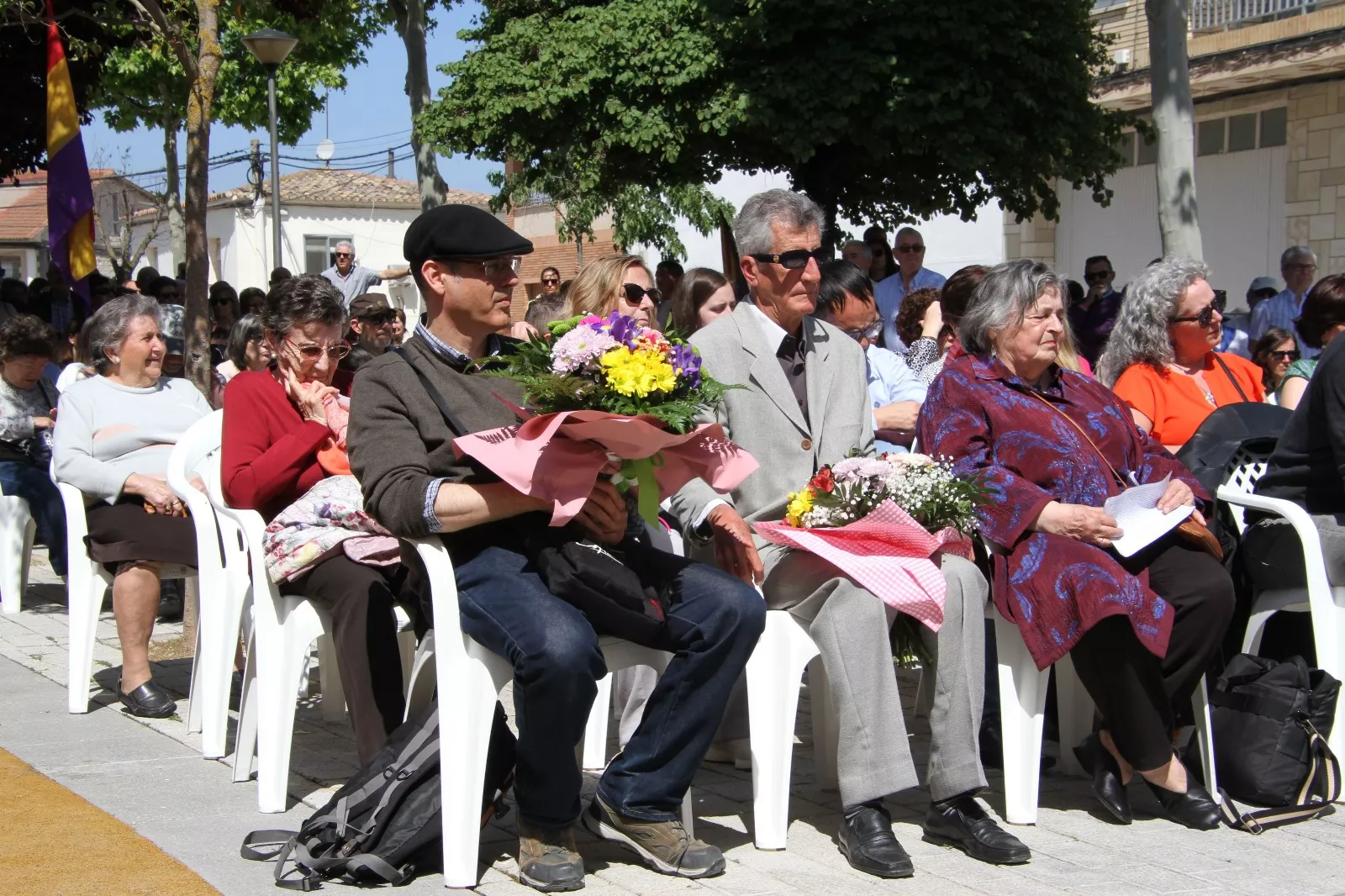 Homenaje en Leciñena a sus once vecinos deportados en campos de concentración nazis. Foto Carlos Neofato