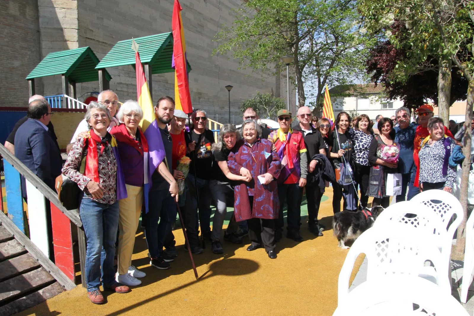 Homenaje en Leciñena a sus once vecinos deportados en campos de concentración nazis. Foto Carlos Neofato