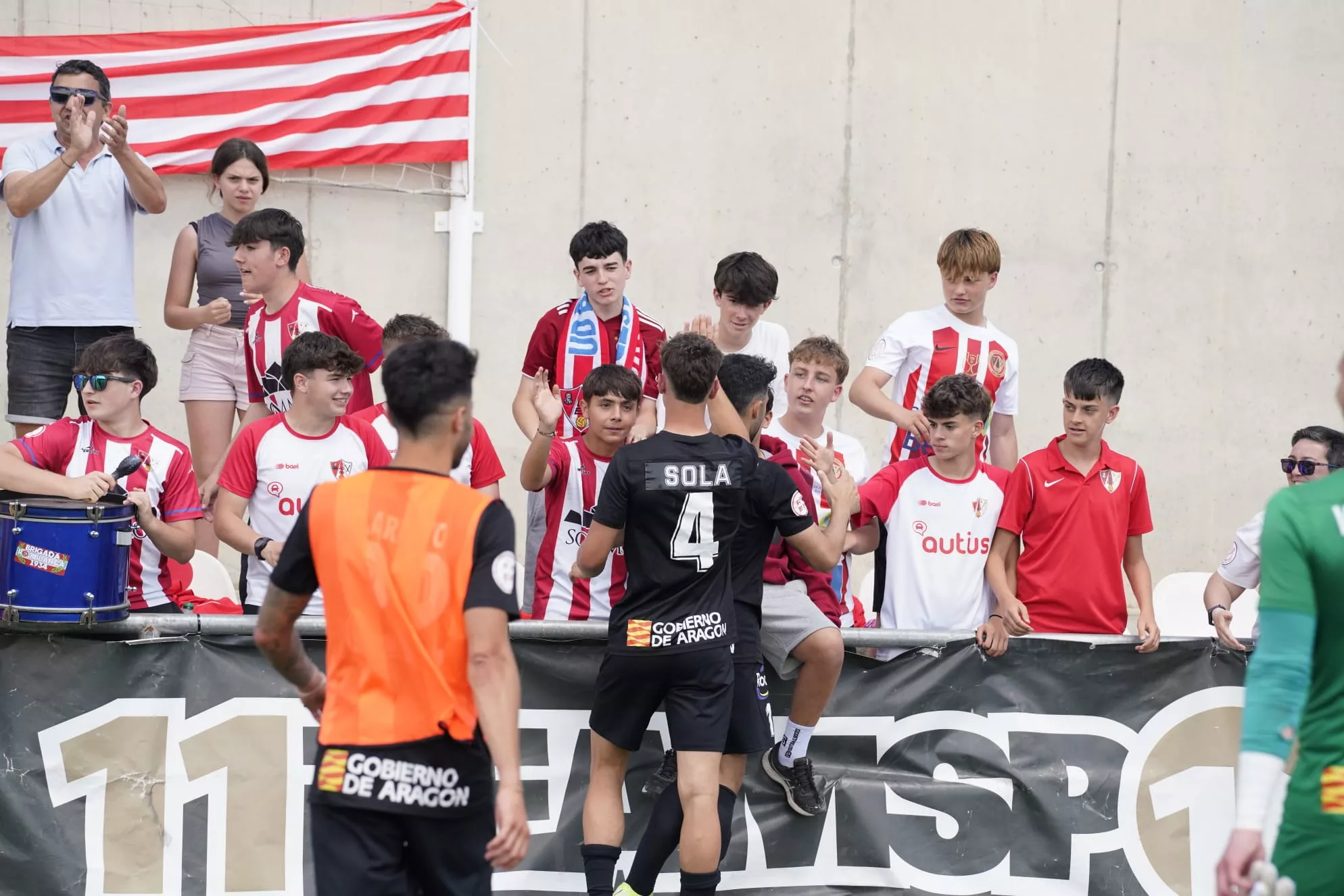 Afición del Barbastro en Ejea. Josan Fierro, presidente del Barbastro: "Será una eliminatoria complicada, pero dependemos de nosotros".