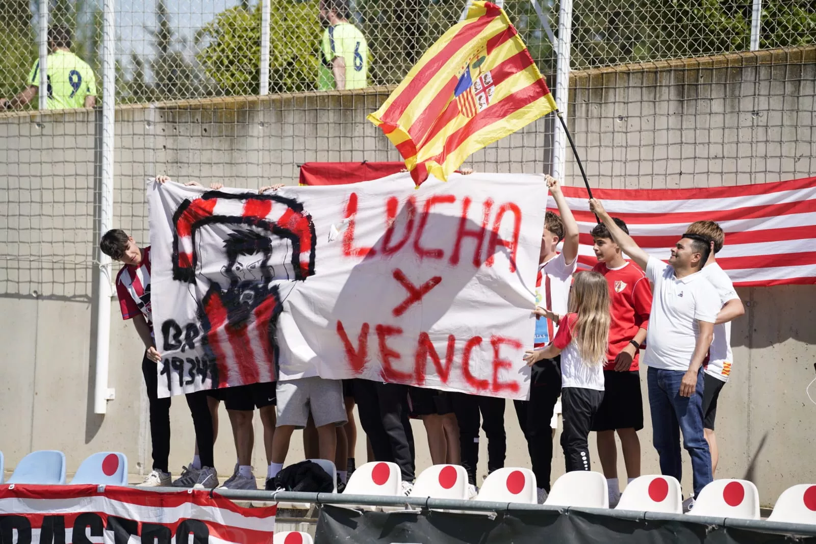 Imágenes del SD Ejea 0-0 UD Barbastro. Foto: @fotomaniafut