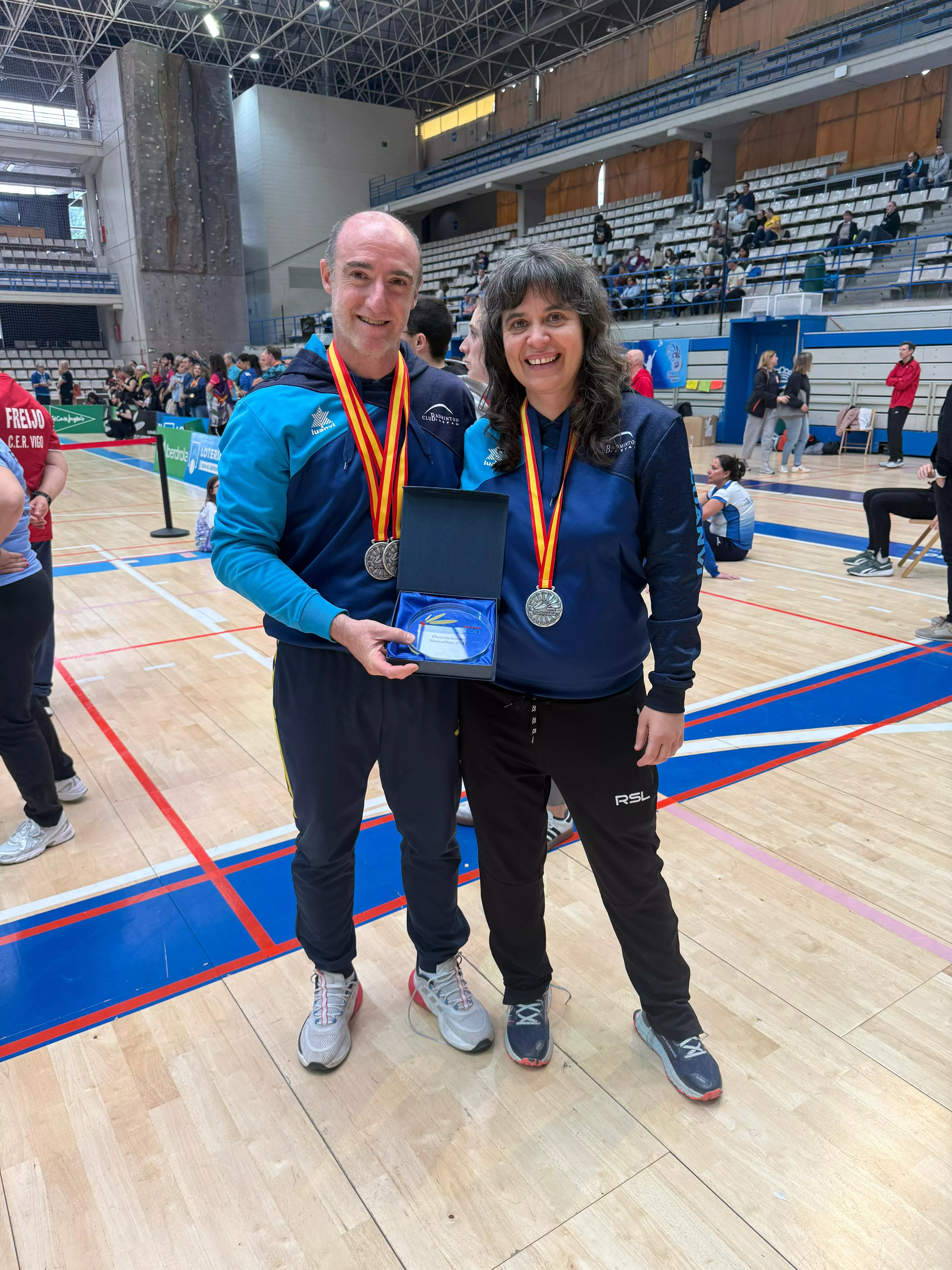 Eduardo Marco y Belén Foj con sus medallas