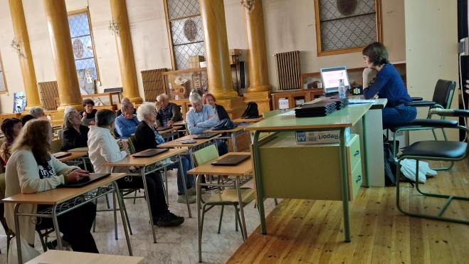 El IES Ramón y Cajal acogió la conferencia de Ana Escartín. Foto Myriam Martínez El IES Ramón y Cajal acogió la conferencia de Ana Escartín. Foto Myriam Martínez