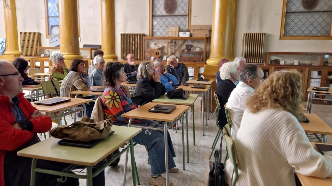 Tras la conferencia se entabló un coloquio. Foto Myriam Martínez Tras la conferencia se entabló un coloquio. Foto Myriam Martínez