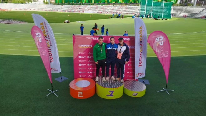 Fran Plana, campeón en martillo Fran Plana, campeón en martillo