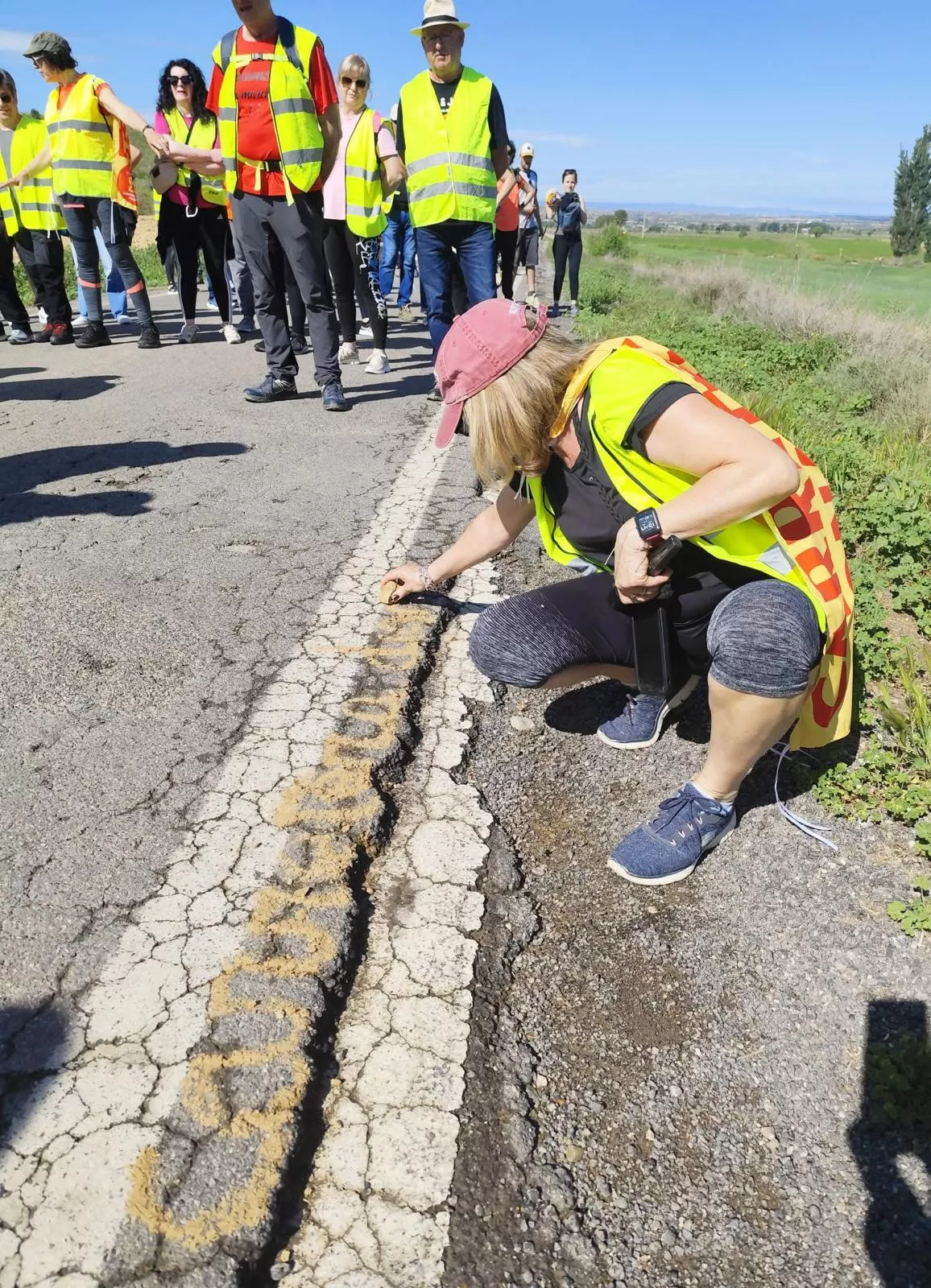 Andada Popular por una Carretera A-1239 Albalate de Cinca-Esplús segura