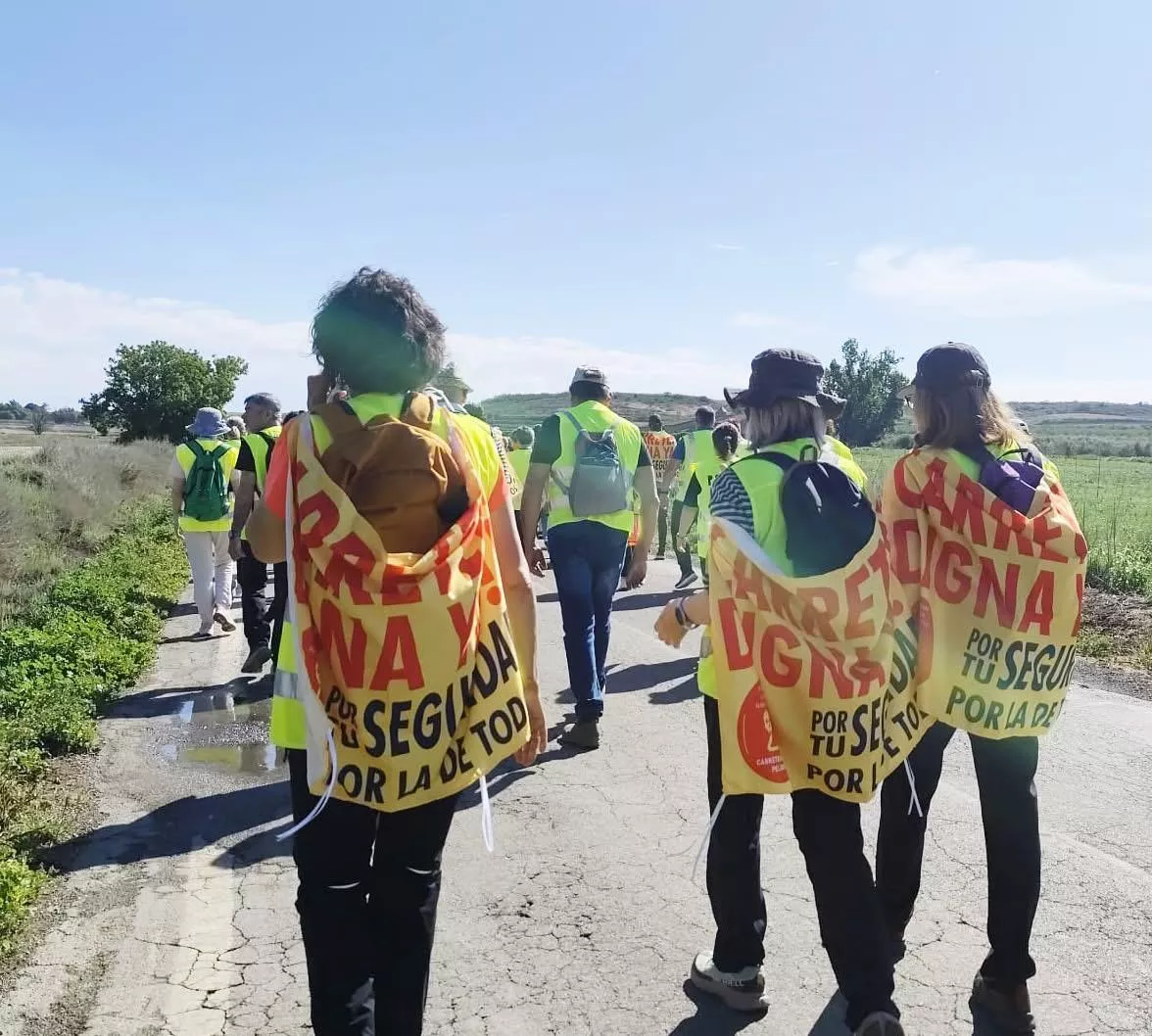 Andada Popular por una Carretera A-1239 Albalate de Cinca-Esplús segura