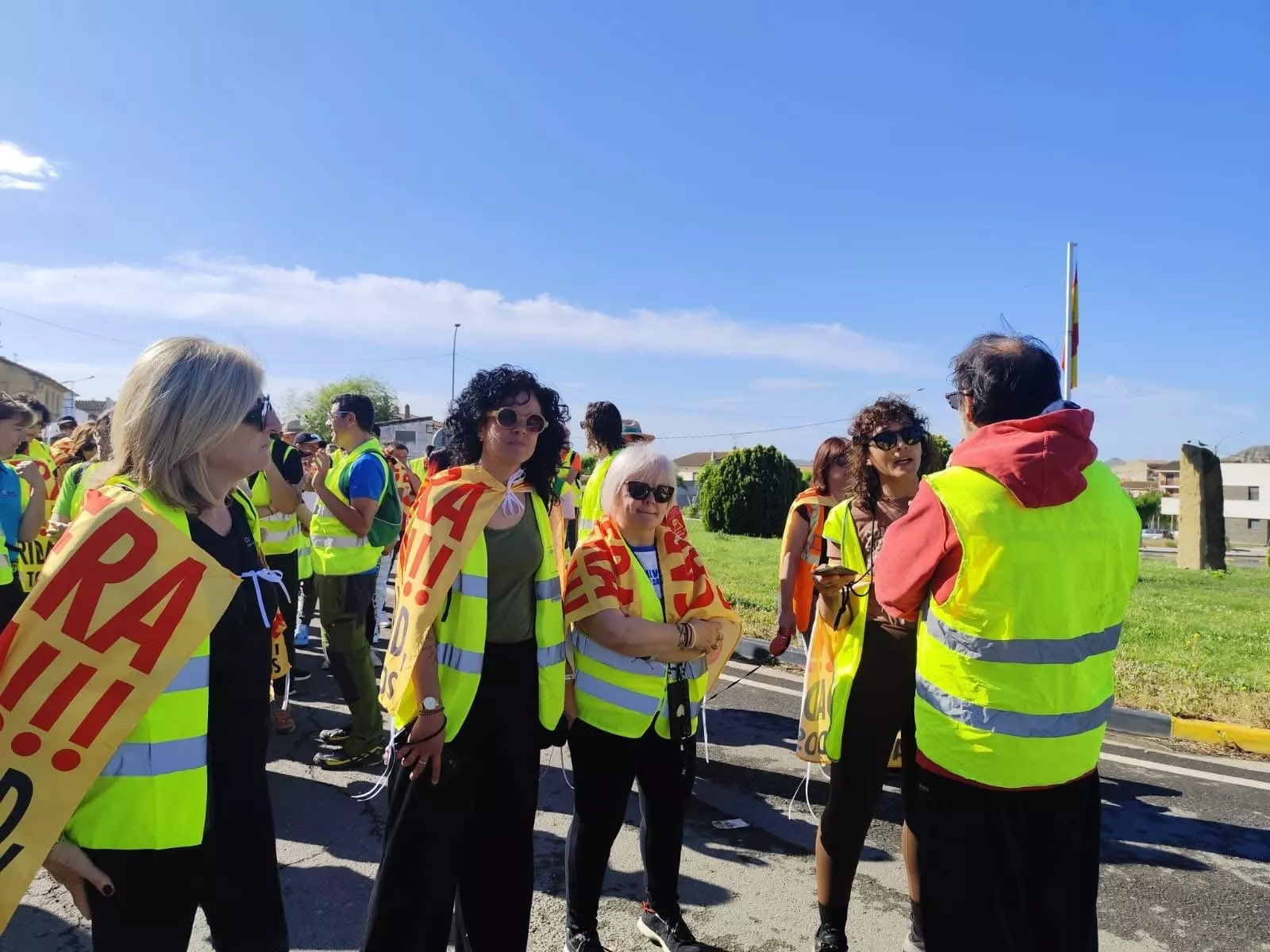 Andada Popular por una Carretera A-1239 Albalate de Cinca-Esplús segura