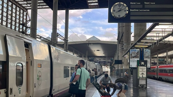 En Madrid, a las ocho y diez de la tarde En Madrid, a las ocho y diez de la tarde