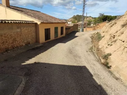 Pavimentación de caminos, objeto del Plan de Obras y Servicios de Lanaja el año pasado