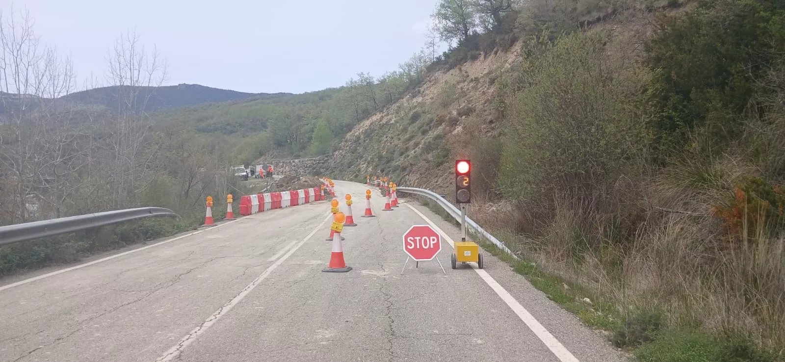 La A-1605 en Beranuy estaba operativa con paso alternativo regulado por semáforos.