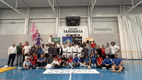 Foto grupal en el Encuentro de Tardienta Foto grupal en el Encuentro de Tardienta