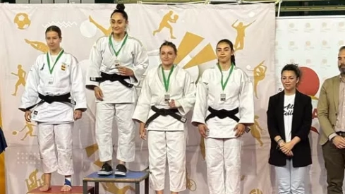 Jara Checa (Kanpai), bronce en Tomelloso Jara Checa (Kanpai), bronce en Tomelloso