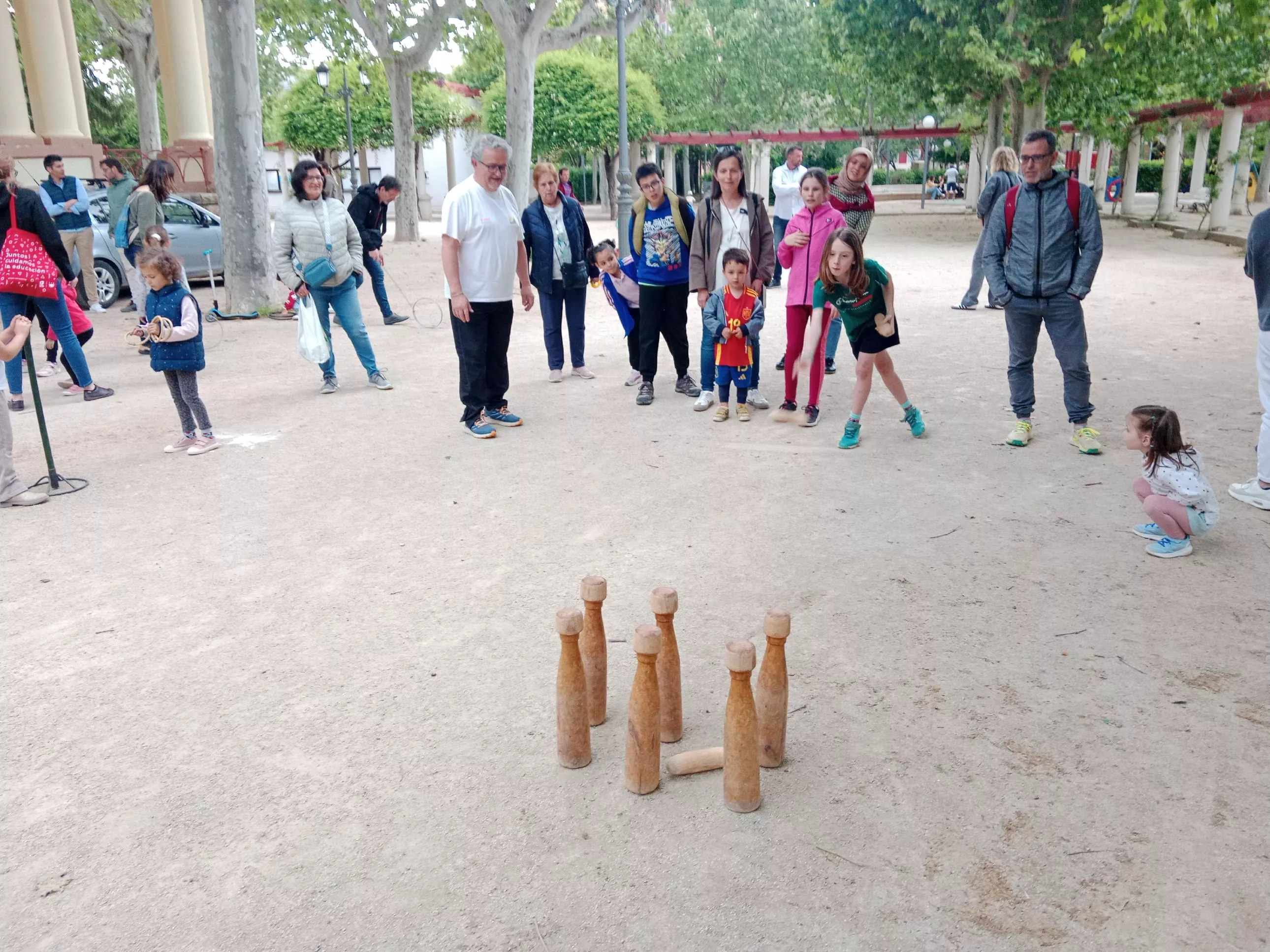 Juegos tradicionales en Huesca con infancia y juventud. Palistroc de Azanuy