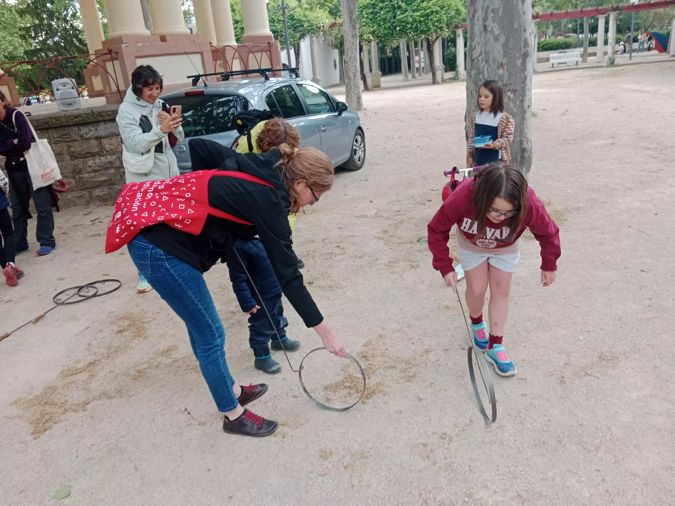 Juegos en Huesca, con infancia y Juventud, aros