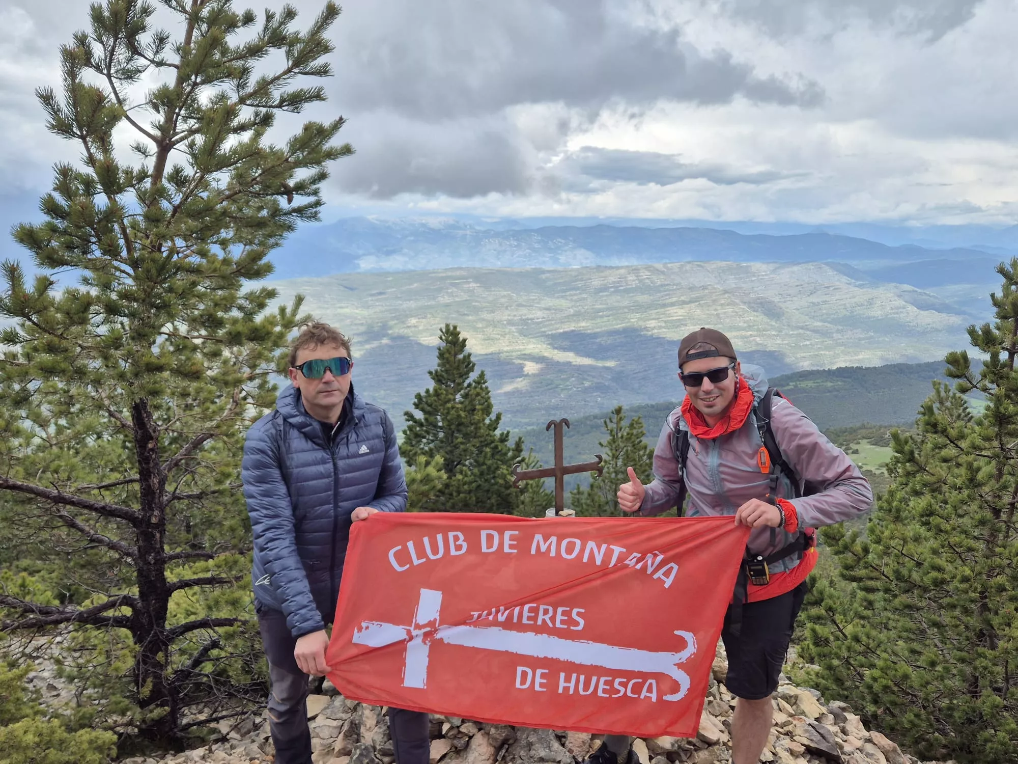 Reto de la cima del Tozal de Guara de los Javieres. Foto Juanlu Herrero